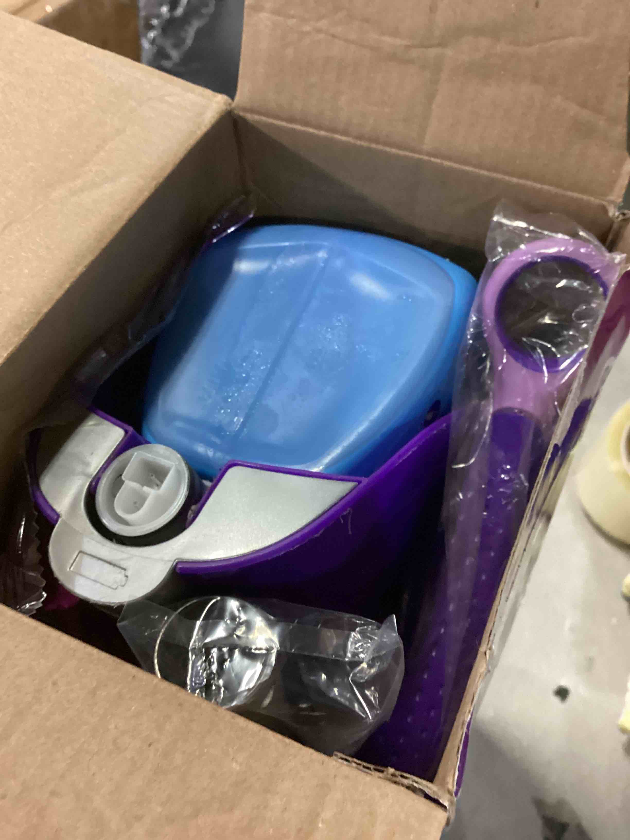 https://s3.amazonaws.com/lotting-images-prod/bidfta/RED5075028_1706550410388.jpeg