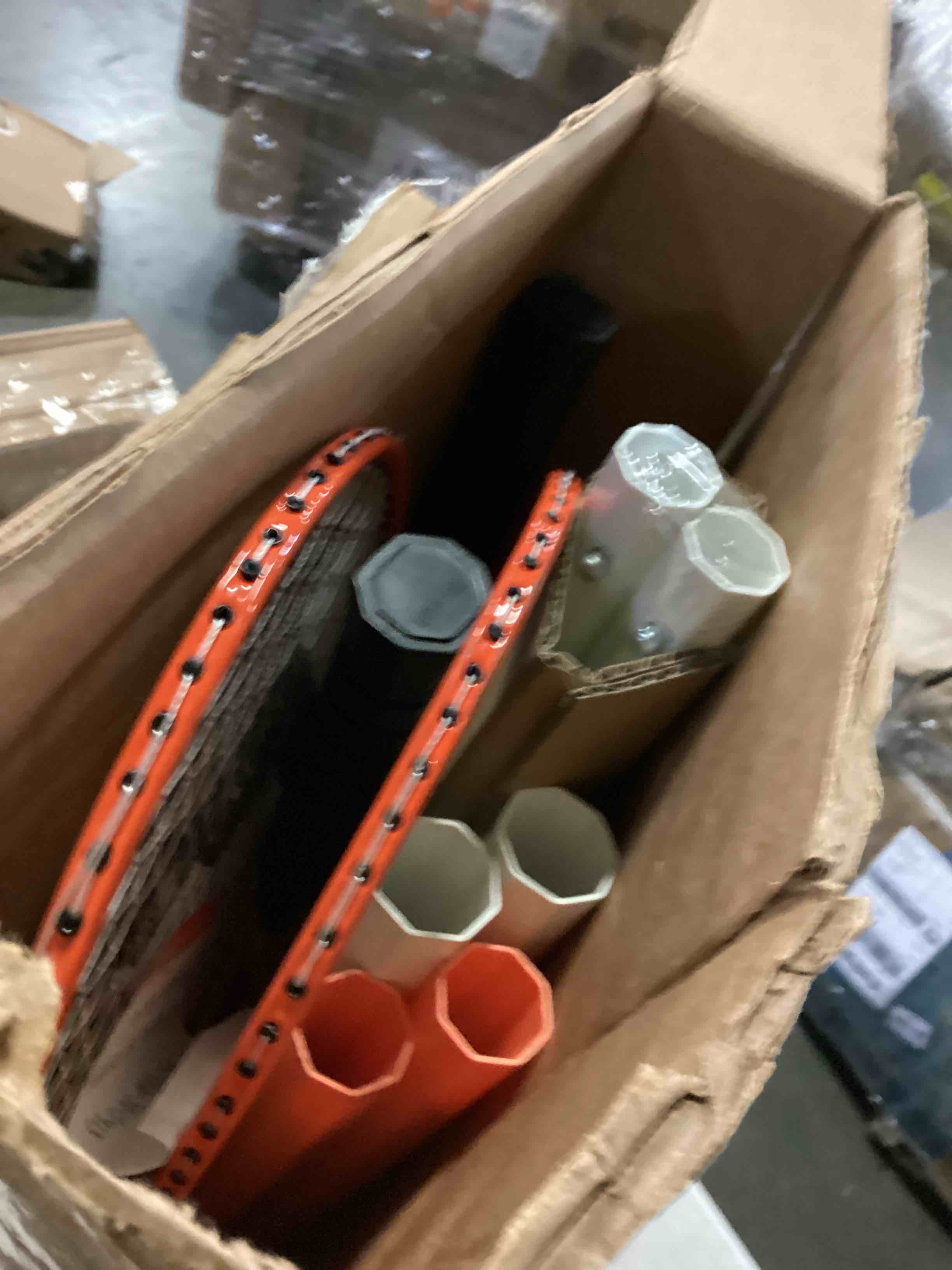 https://s3.amazonaws.com/lotting-images-prod/bidfta/RED5075095_1706619777789.jpeg