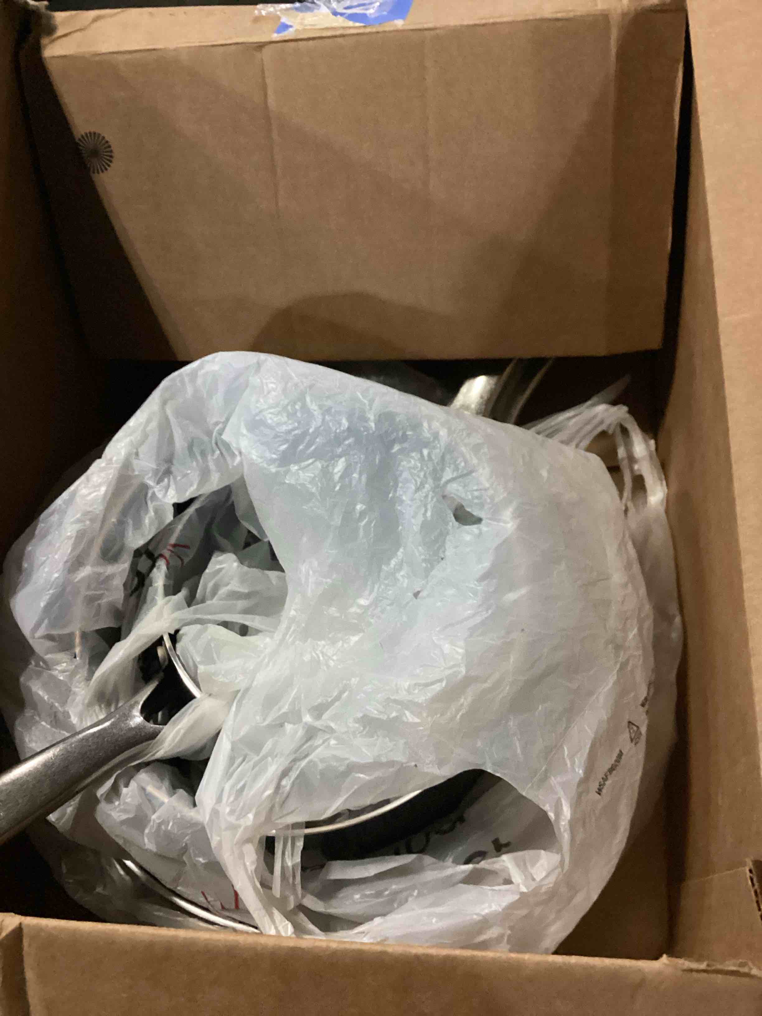 https://s3.amazonaws.com/lotting-images-prod/bidfta/RED5075096_1706619831342.jpeg