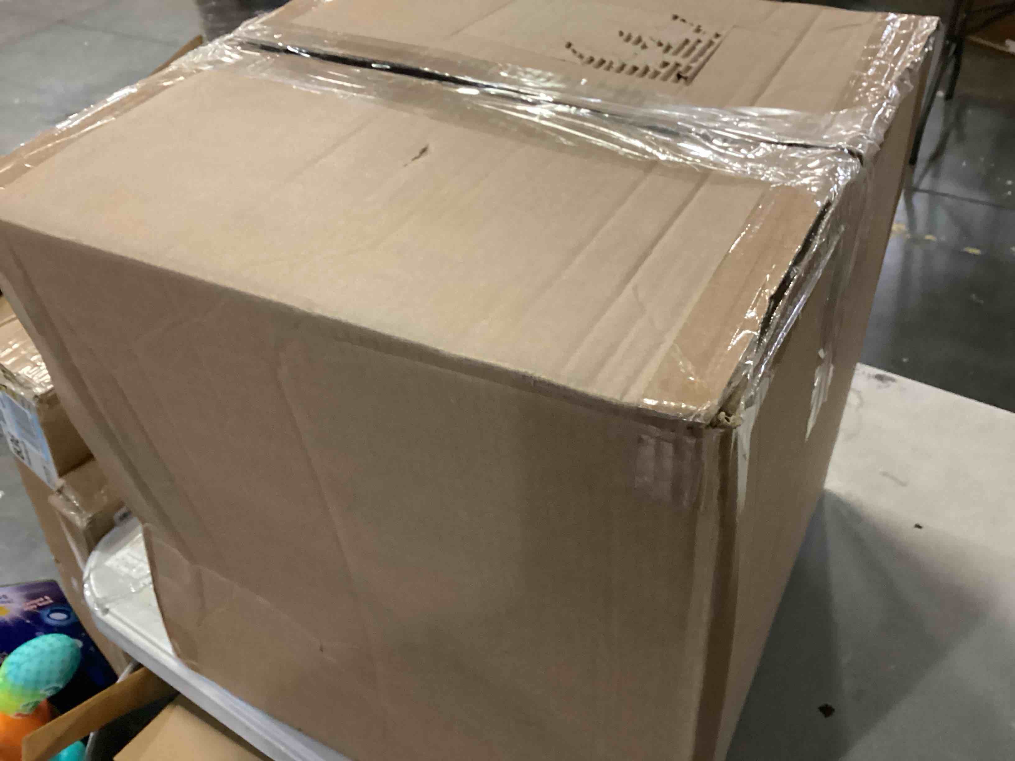 https://s3.amazonaws.com/lotting-images-prod/bidfta/RED5075331_1706708926221.jpeg