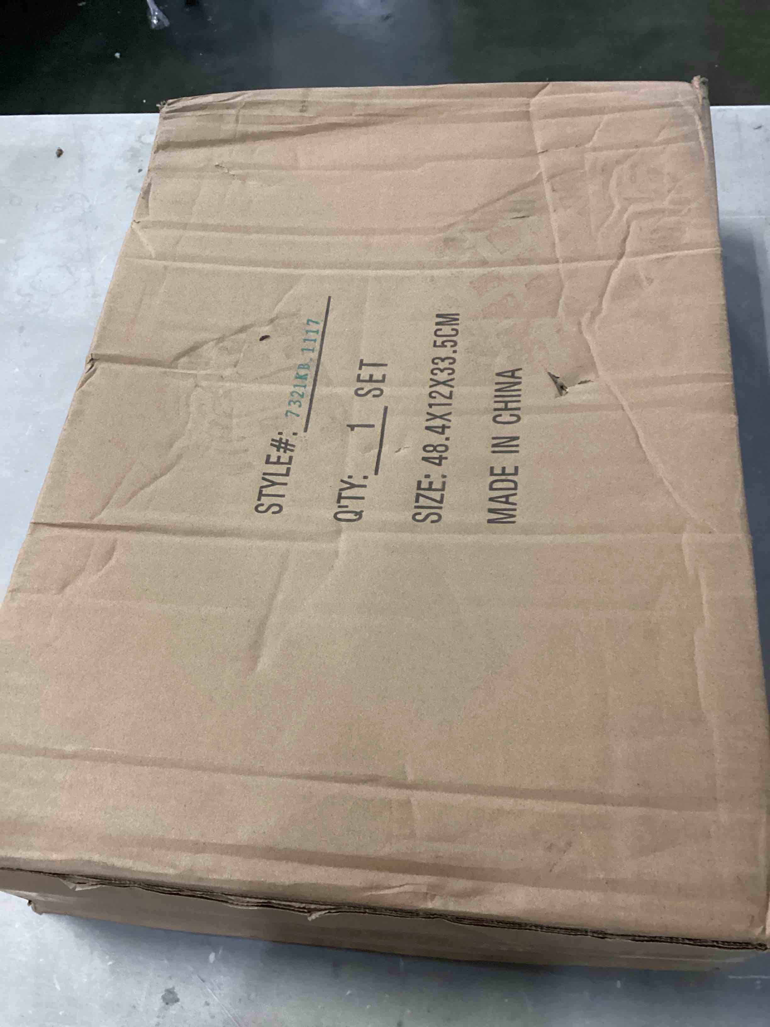 https://s3.amazonaws.com/lotting-images-prod/bidfta/RED5075339_1706710139997.jpeg