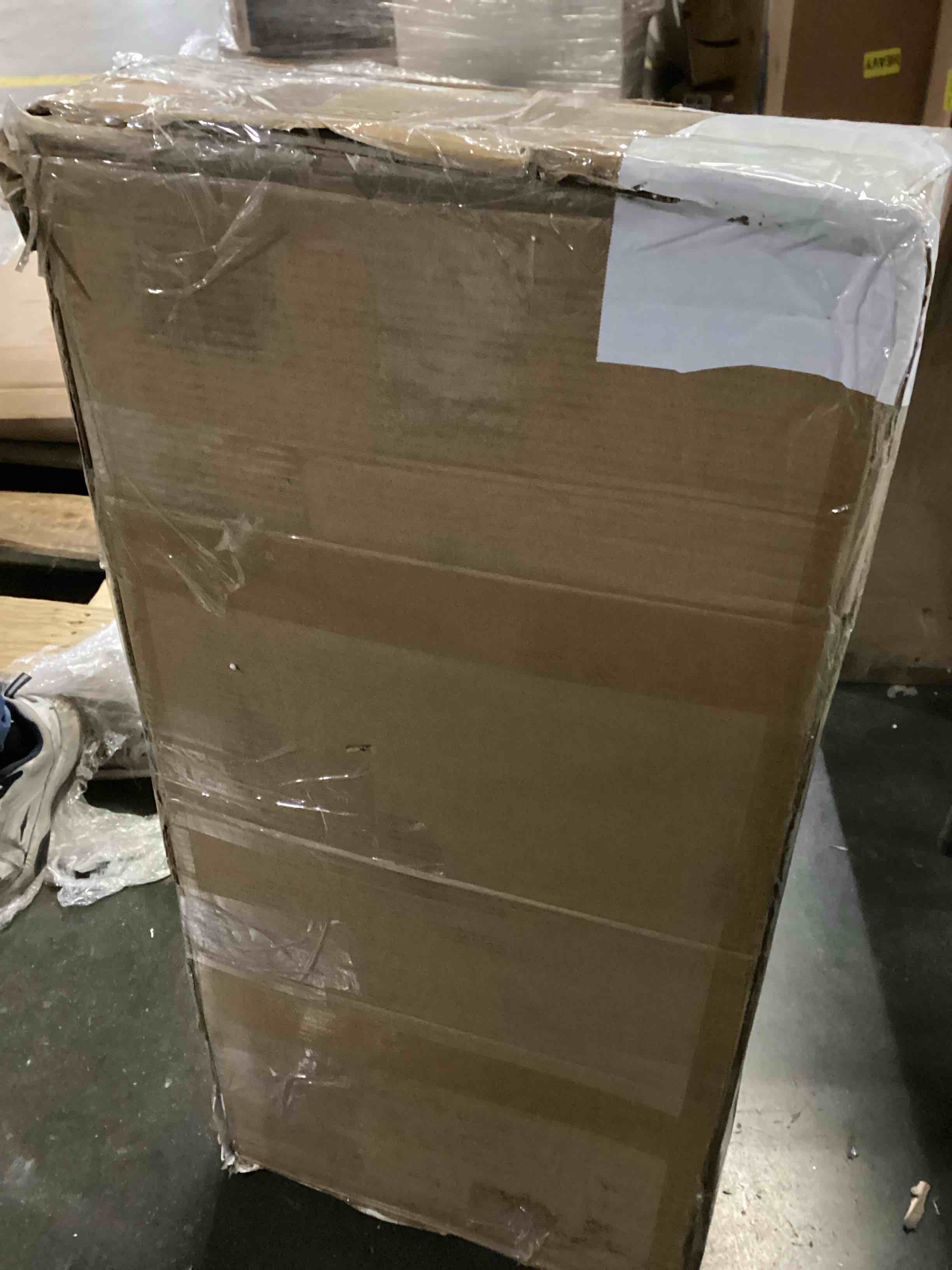 https://s3.amazonaws.com/lotting-images-prod/bidfta/RED5076241_1707926891959.jpeg