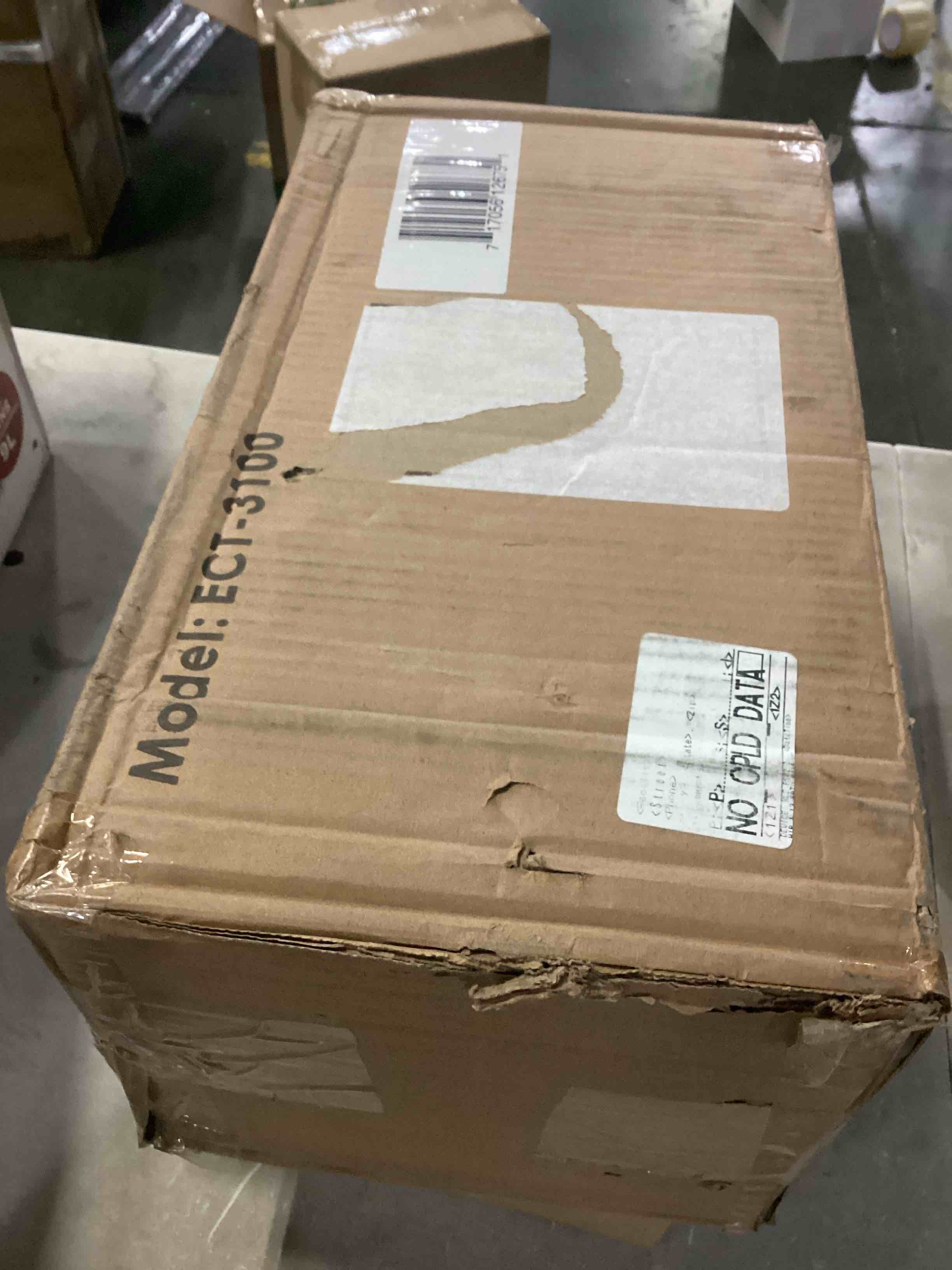 https://s3.amazonaws.com/lotting-images-prod/bidfta/RED5077852_1706370832185.jpeg