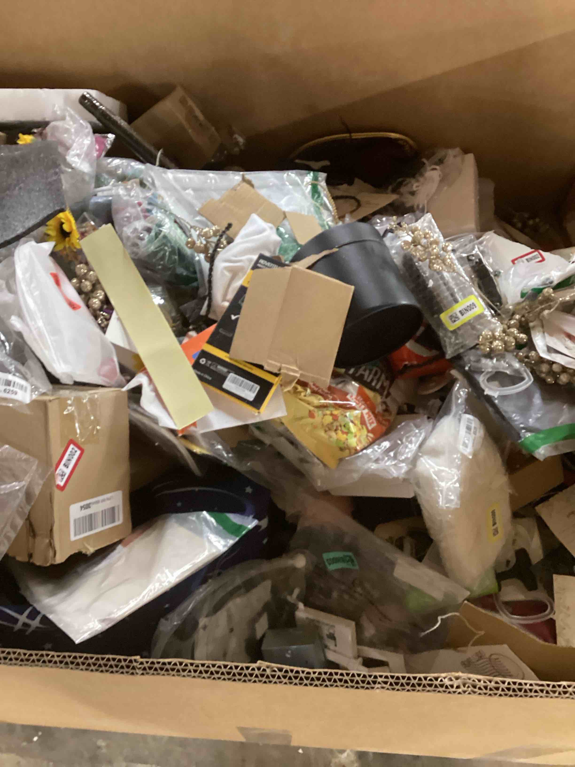 https://s3.amazonaws.com/lotting-images-prod/bidfta/RED5077963_1708128105104.jpeg