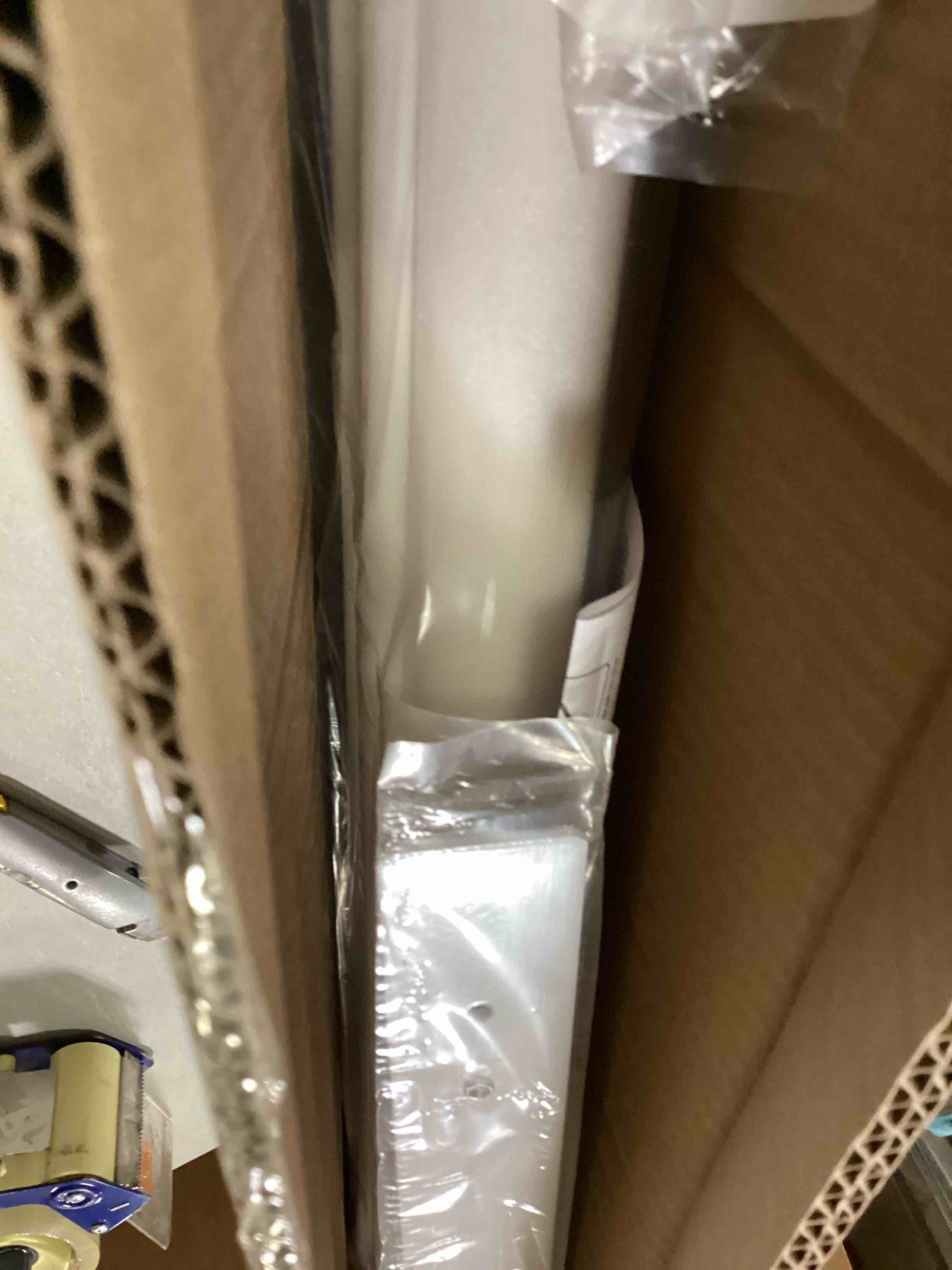 https://s3.amazonaws.com/lotting-images-prod/bidfta/RED5082312_1713799135881.jpeg