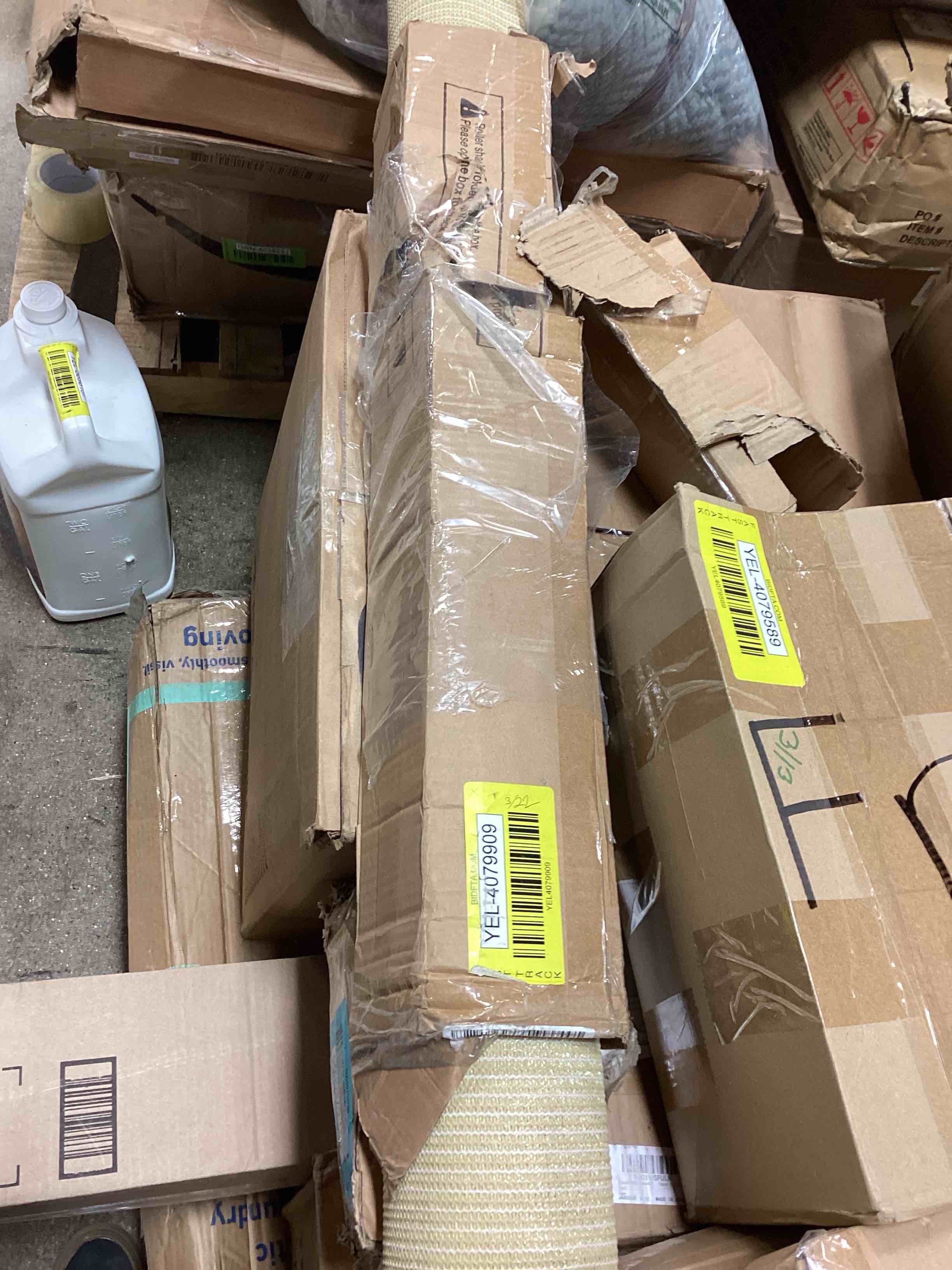 https://s3.amazonaws.com/lotting-images-prod/bidfta/RED5083799_1711550365109.jpeg
