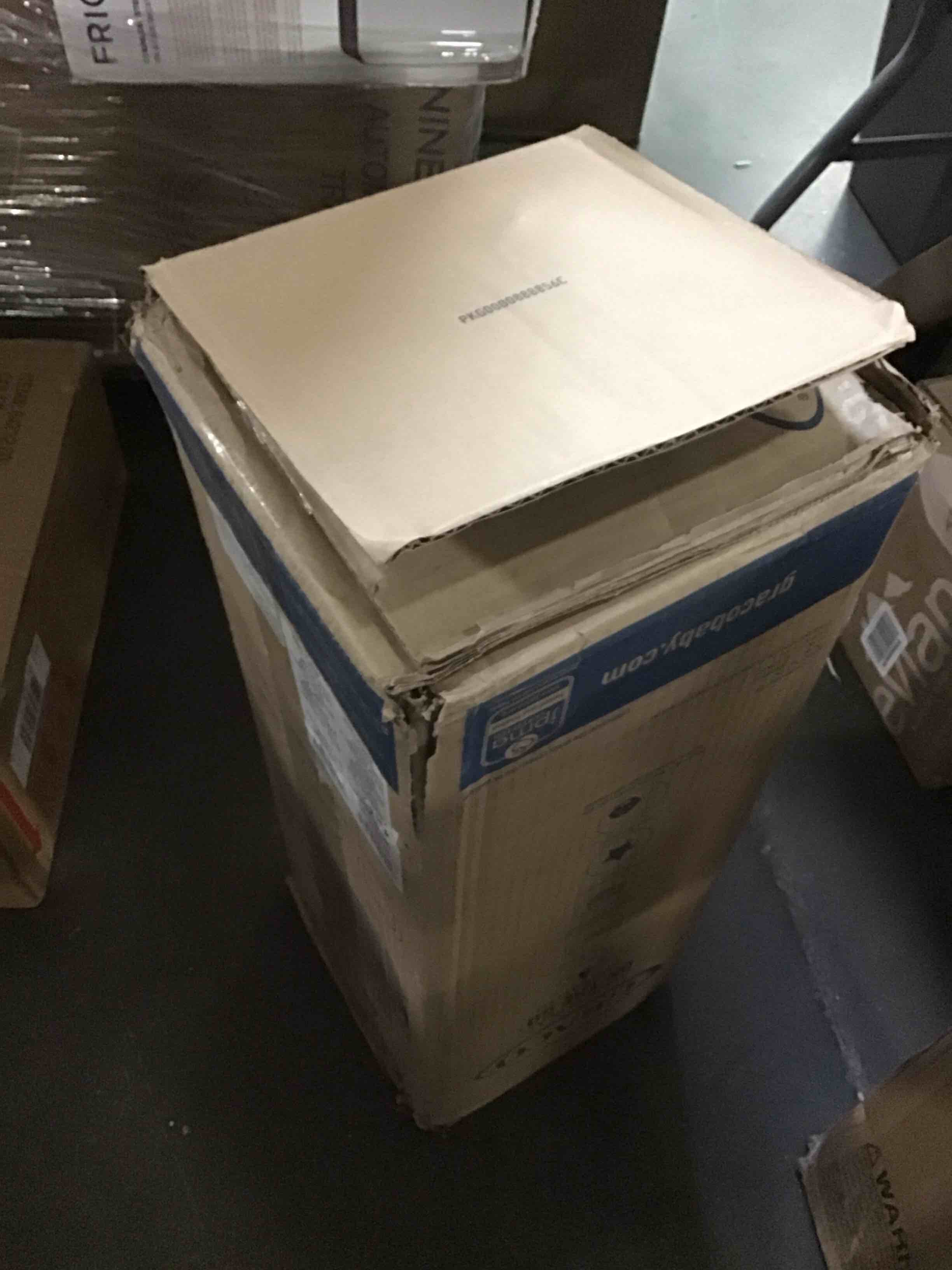 https://s3.amazonaws.com/lotting-images-prod/bidfta/RED5084532_1702303593579.jpeg