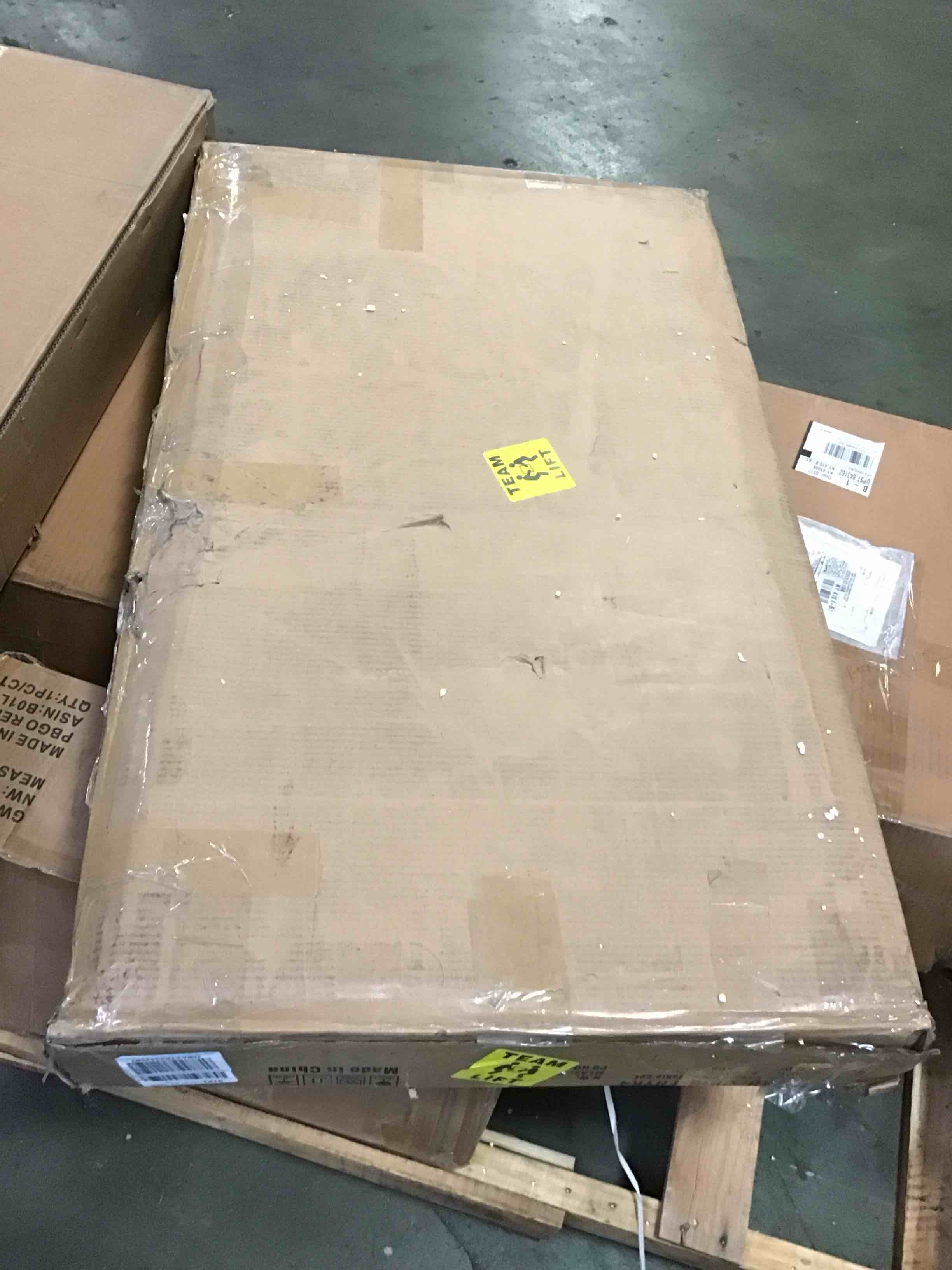 https://s3.amazonaws.com/lotting-images-prod/bidfta/RED5084984_1702483277531.jpeg