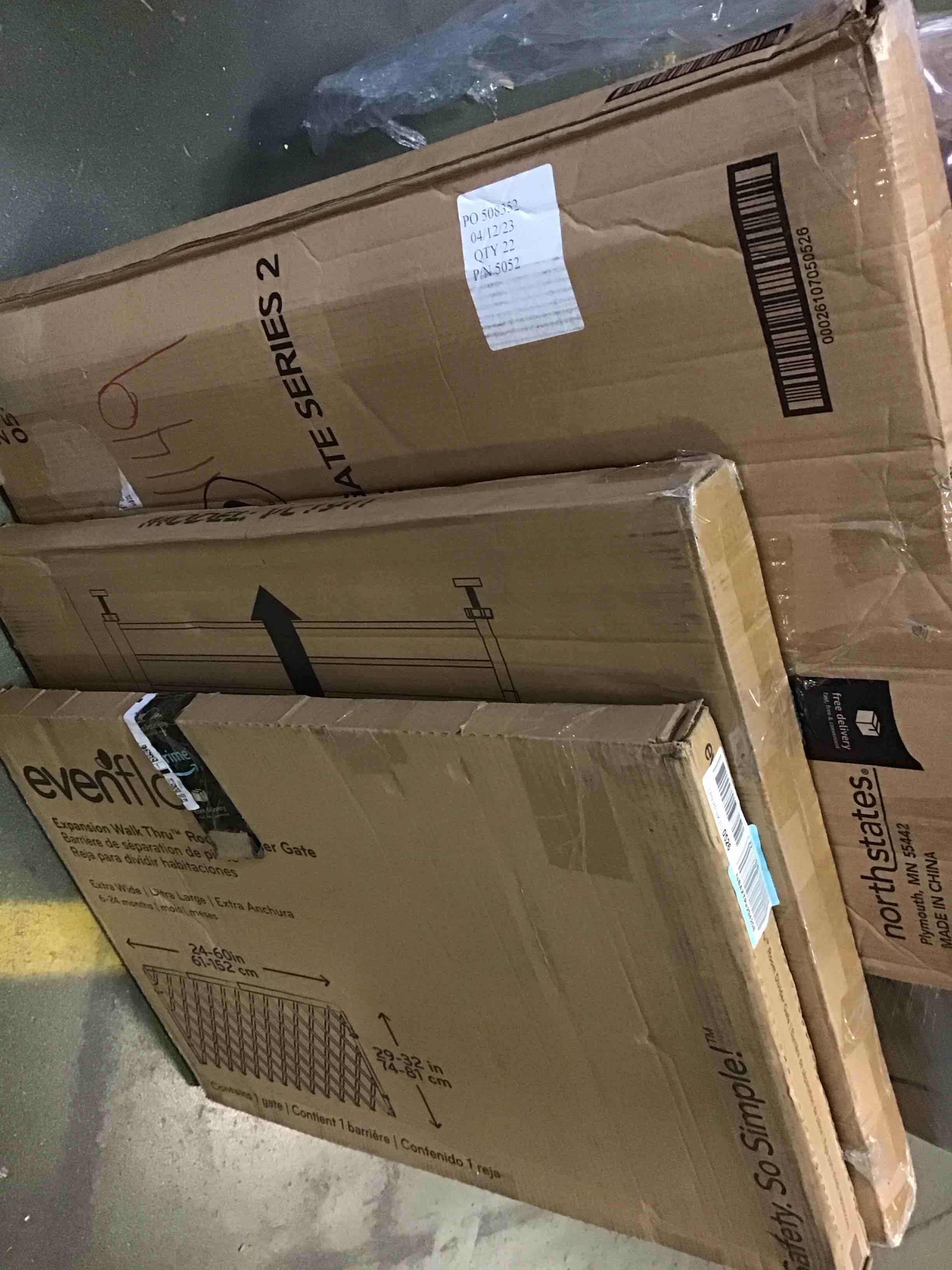 https://s3.amazonaws.com/lotting-images-prod/bidfta/RED5085041_1702488984929.jpeg