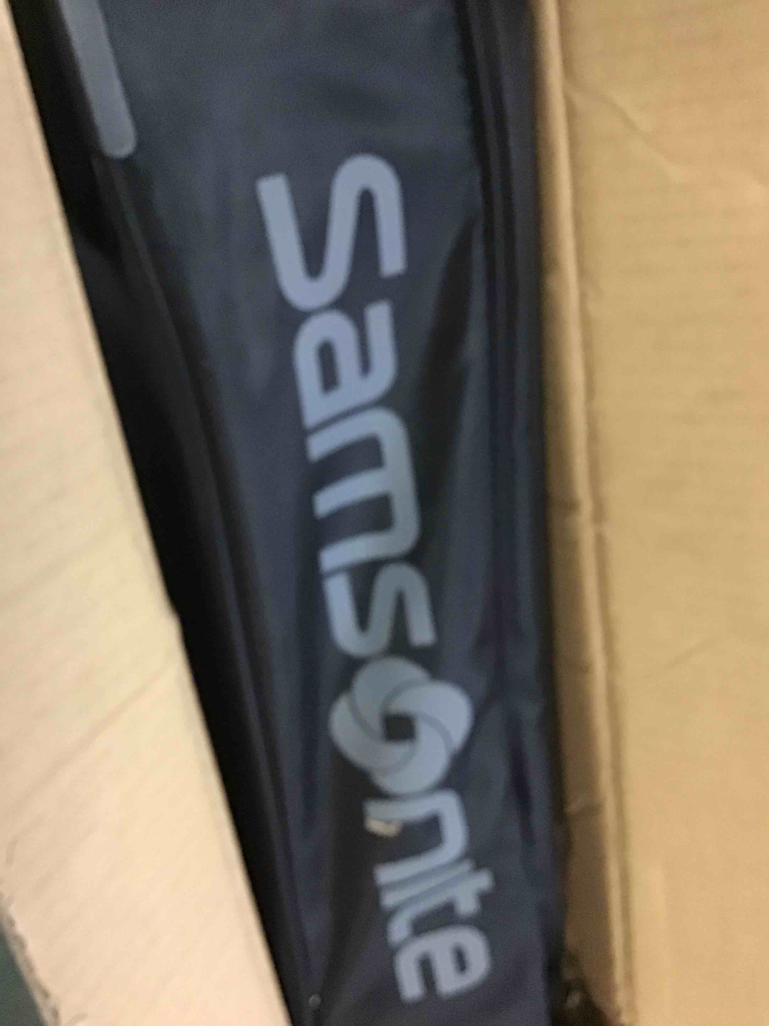 https://s3.amazonaws.com/lotting-images-prod/bidfta/RED5085042_1702491541376.jpeg