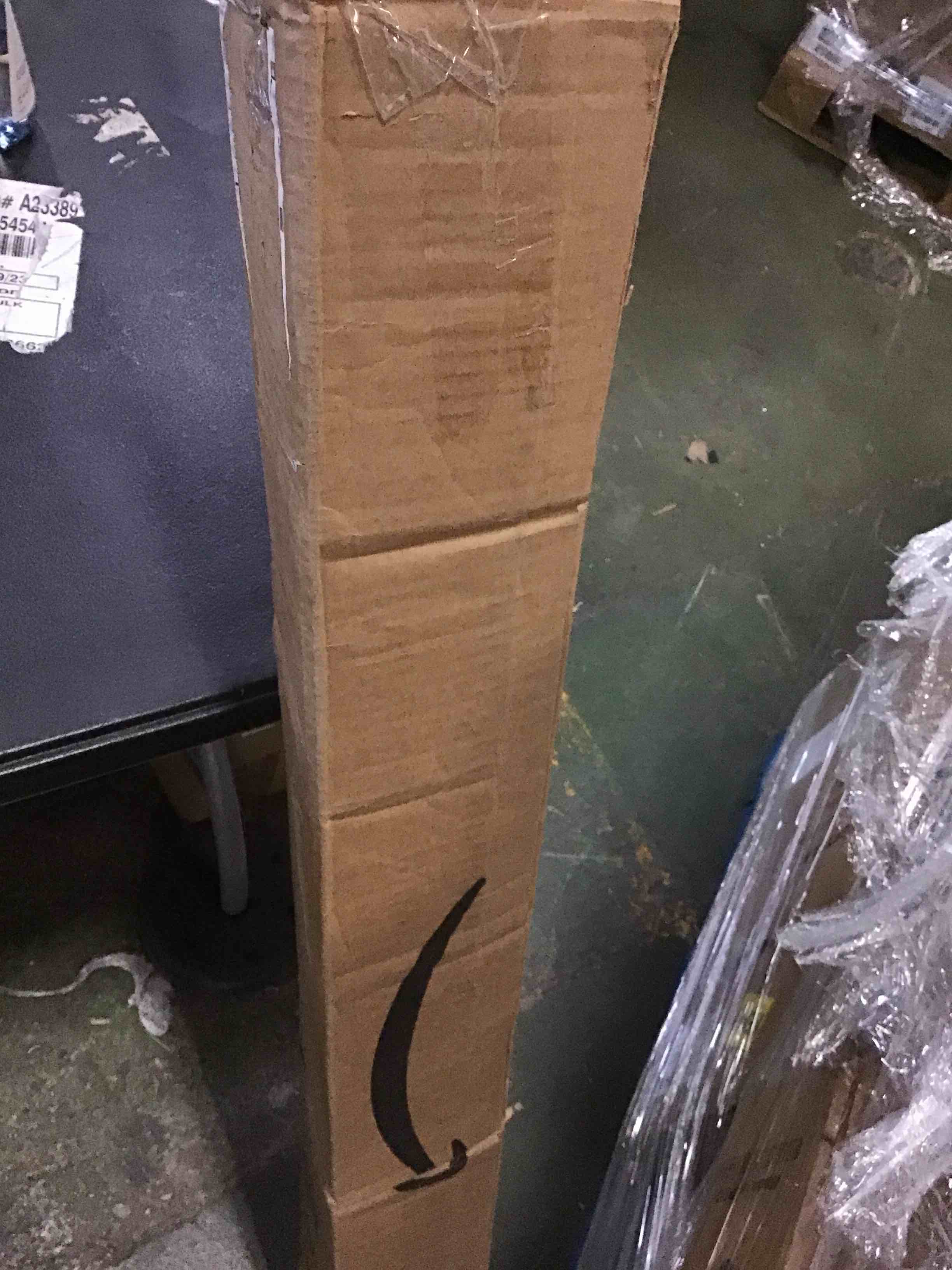 https://s3.amazonaws.com/lotting-images-prod/bidfta/RED5085050_1702492296574.jpeg