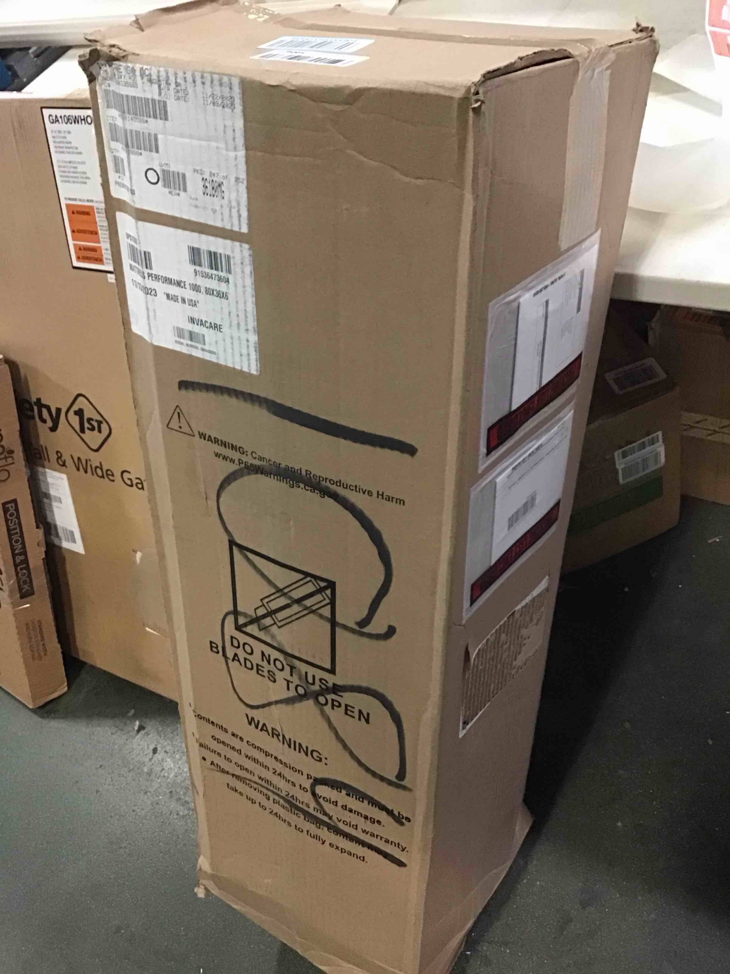 https://s3.amazonaws.com/lotting-images-prod/bidfta/RED5085173_1702569380282.jpeg