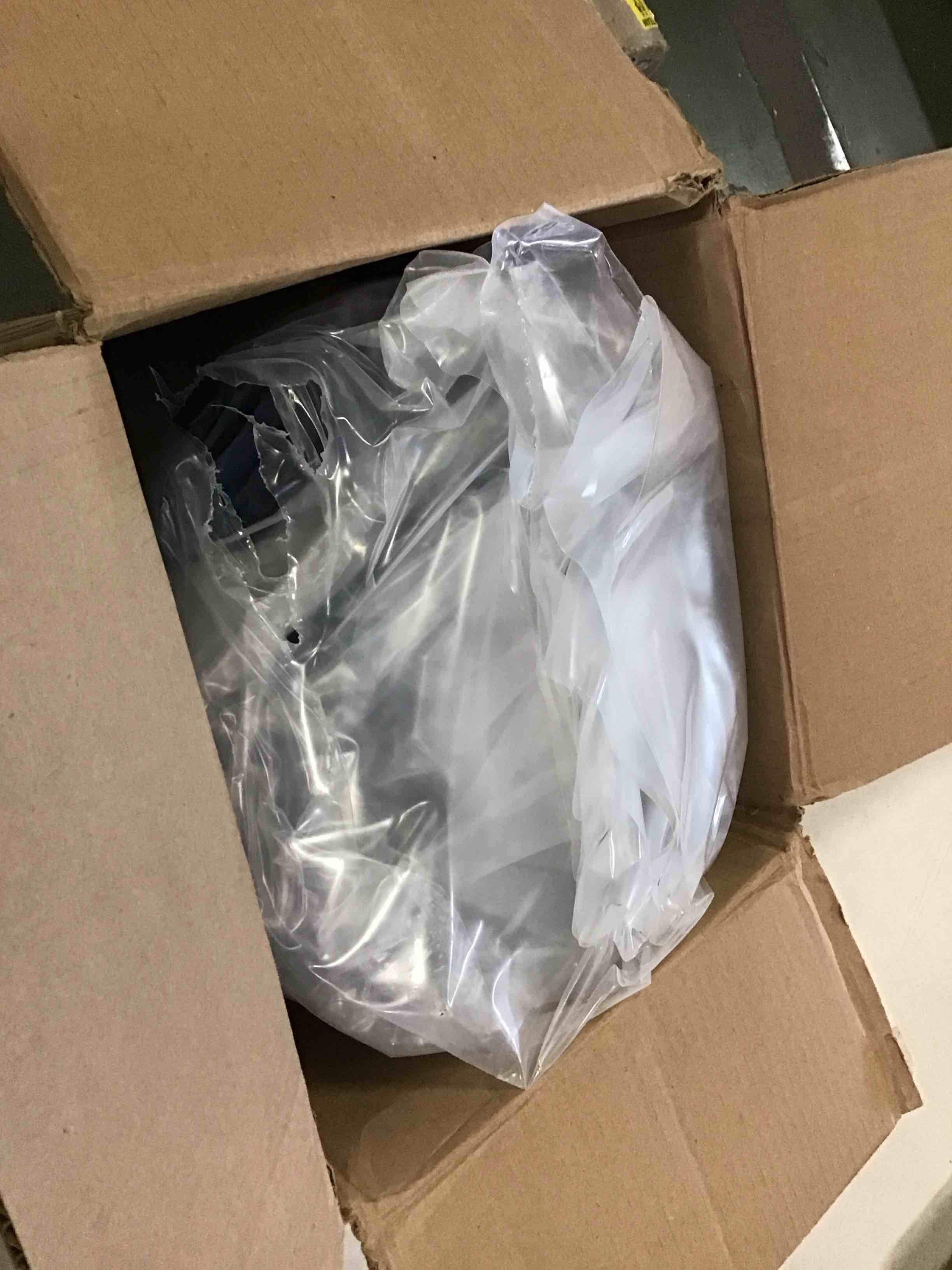 https://s3.amazonaws.com/lotting-images-prod/bidfta/RED5085173_1702569405673.jpeg