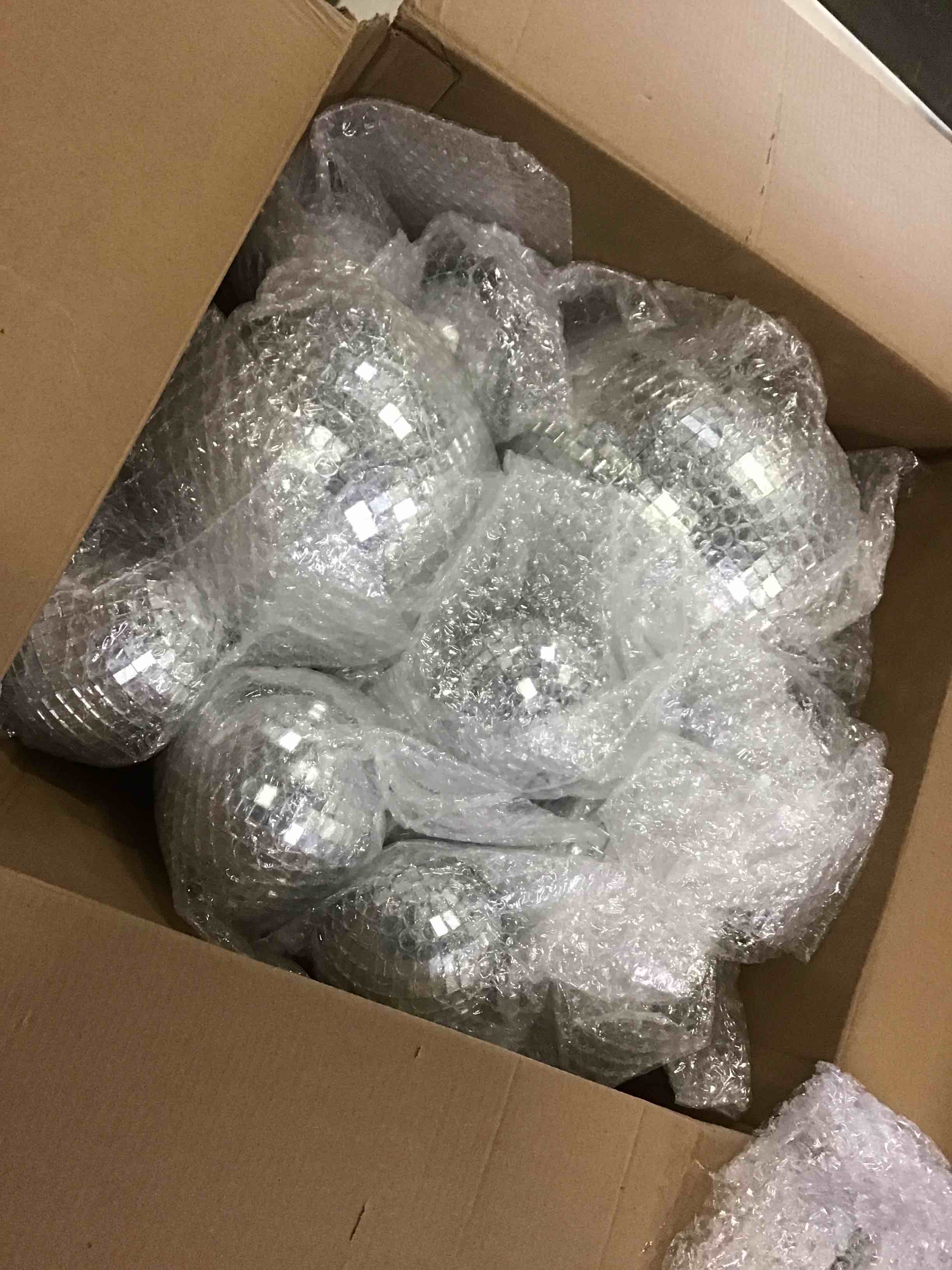https://s3.amazonaws.com/lotting-images-prod/bidfta/RED5085251_1702579529080.jpeg