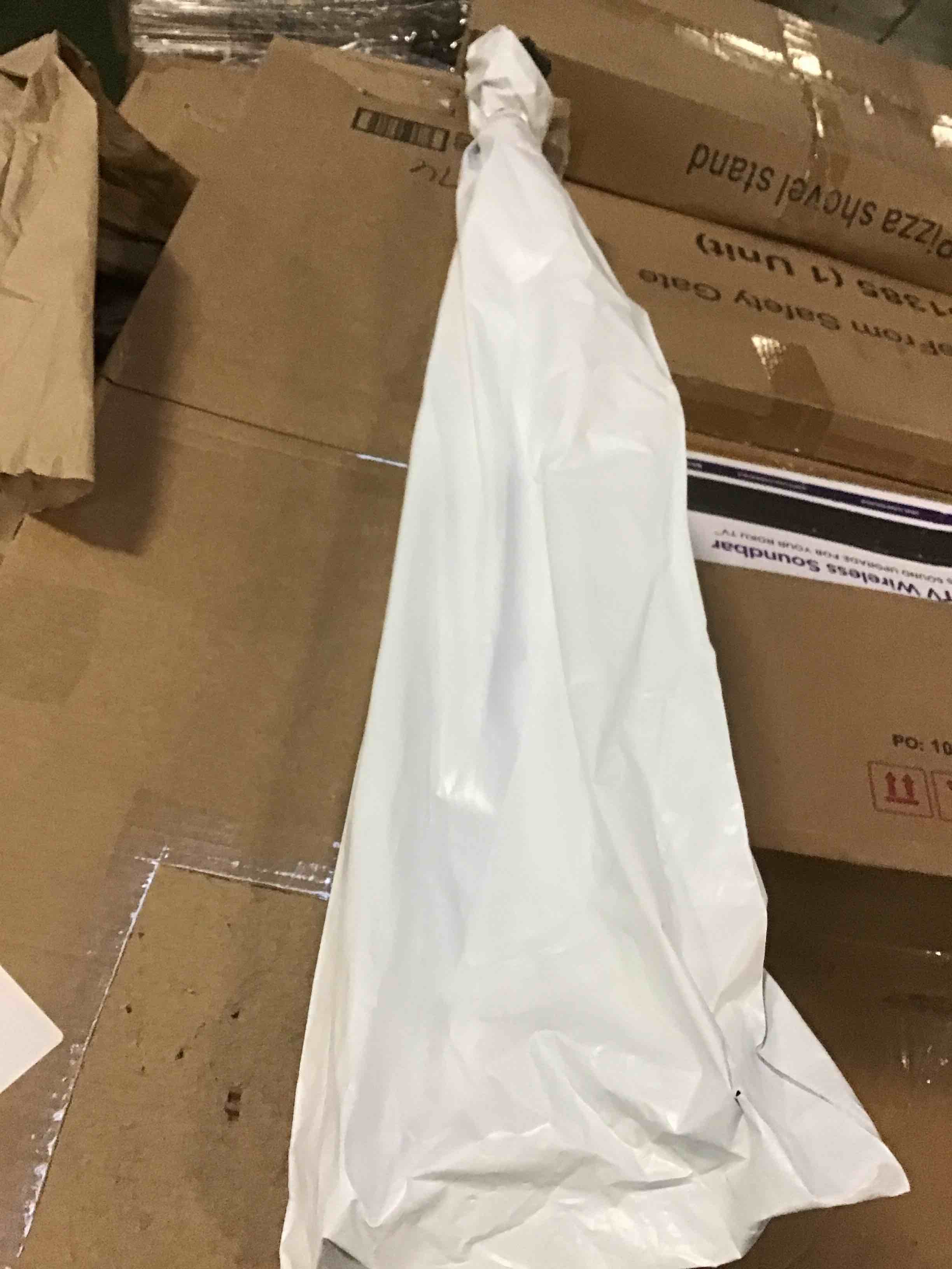 https://s3.amazonaws.com/lotting-images-prod/bidfta/RED5085303_1702646310619.jpeg