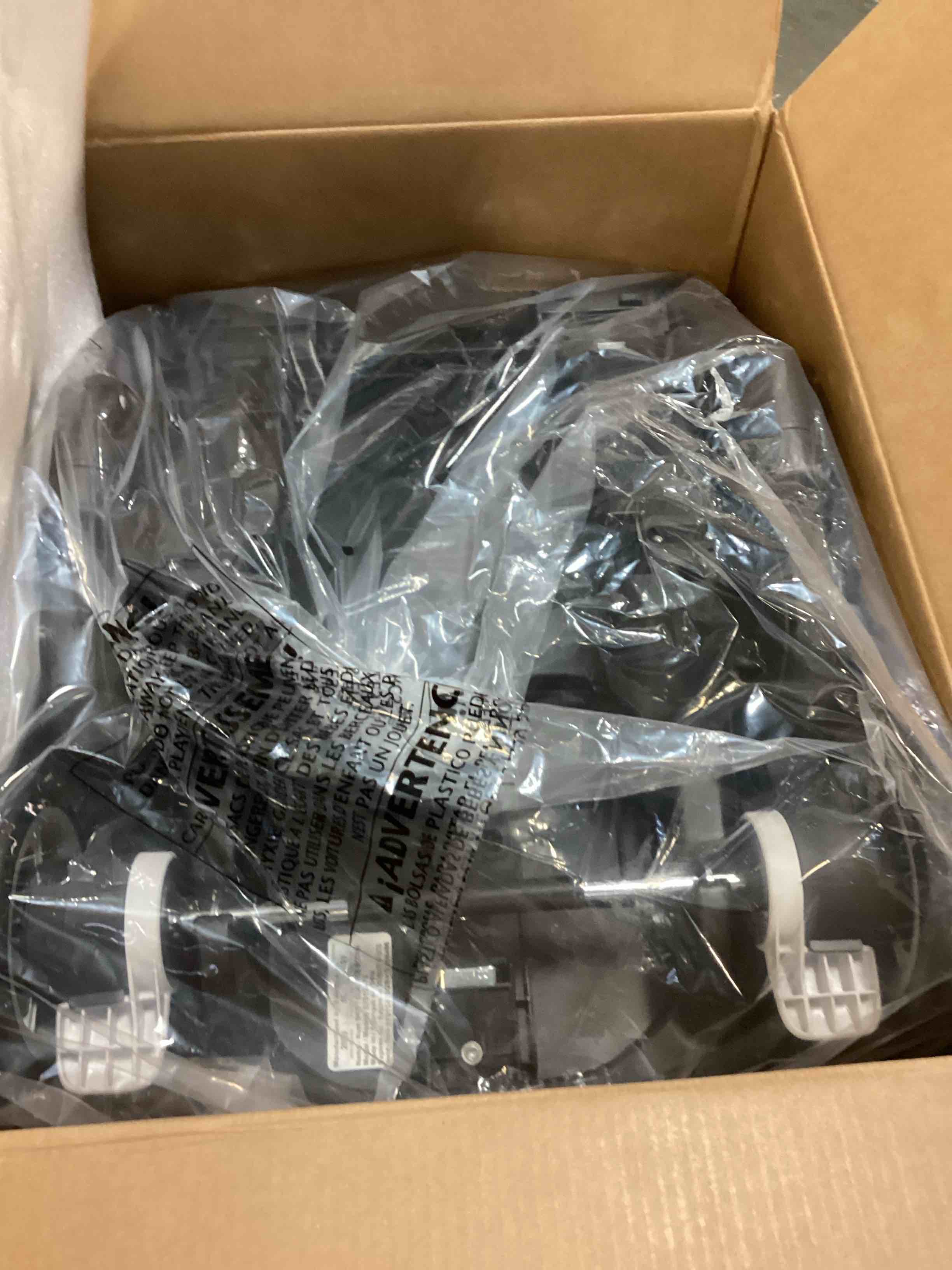 https://s3.amazonaws.com/lotting-images-prod/bidfta/RED5085784_1702322540935.jpeg