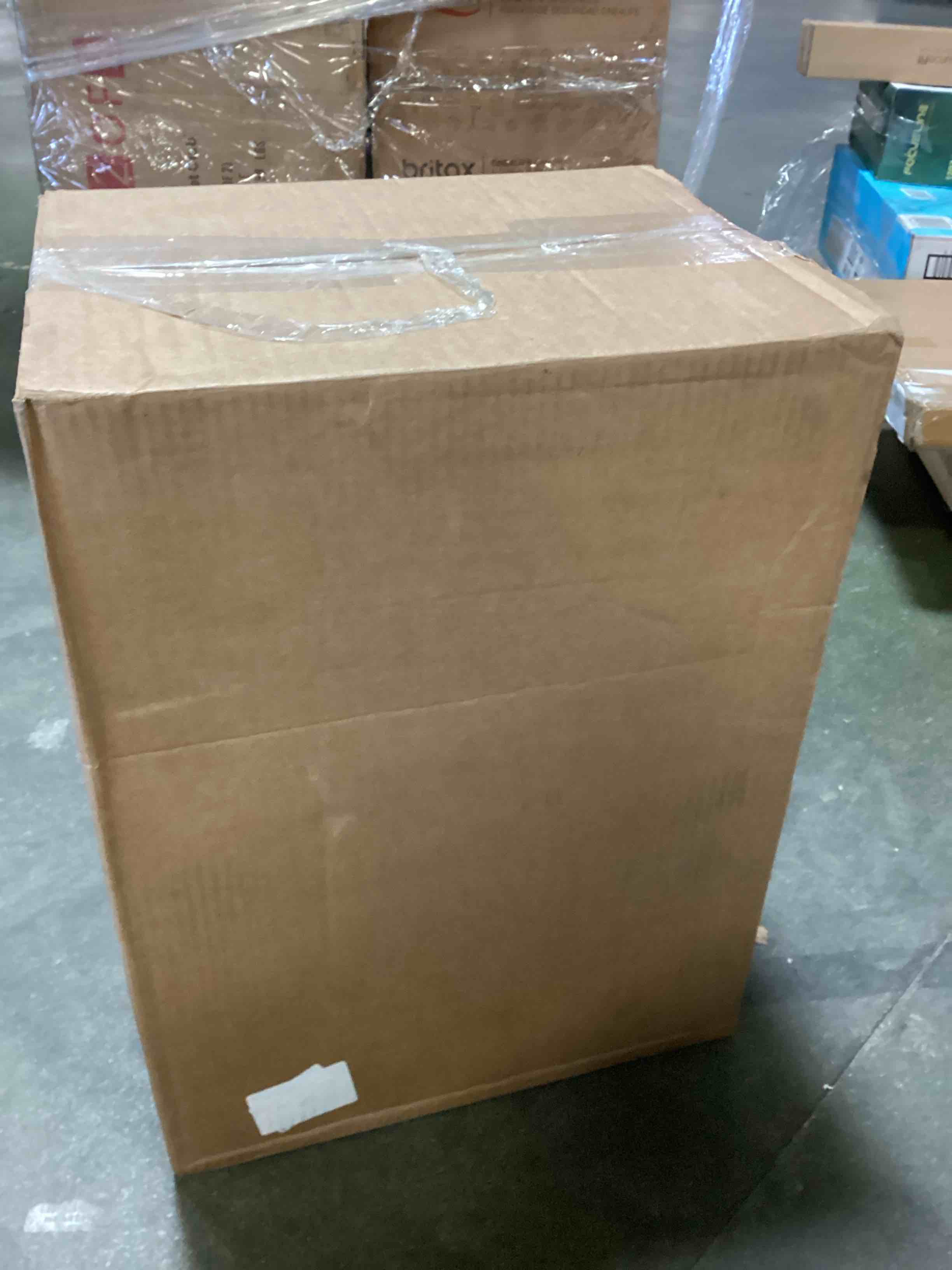 https://s3.amazonaws.com/lotting-images-prod/bidfta/RED5085793_1702324027642.jpeg