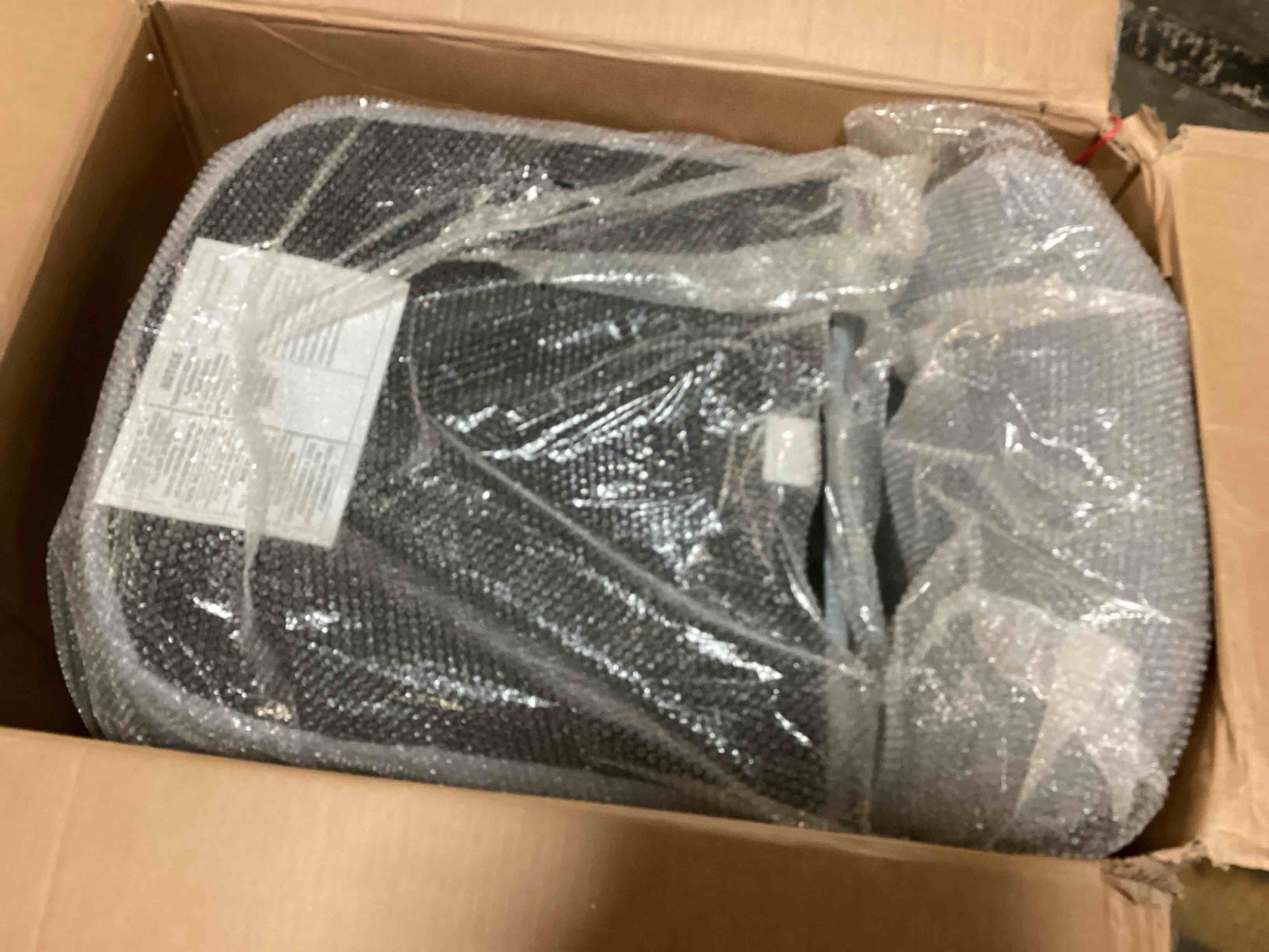 https://s3.amazonaws.com/lotting-images-prod/bidfta/RED5085884_1702398257365.jpeg