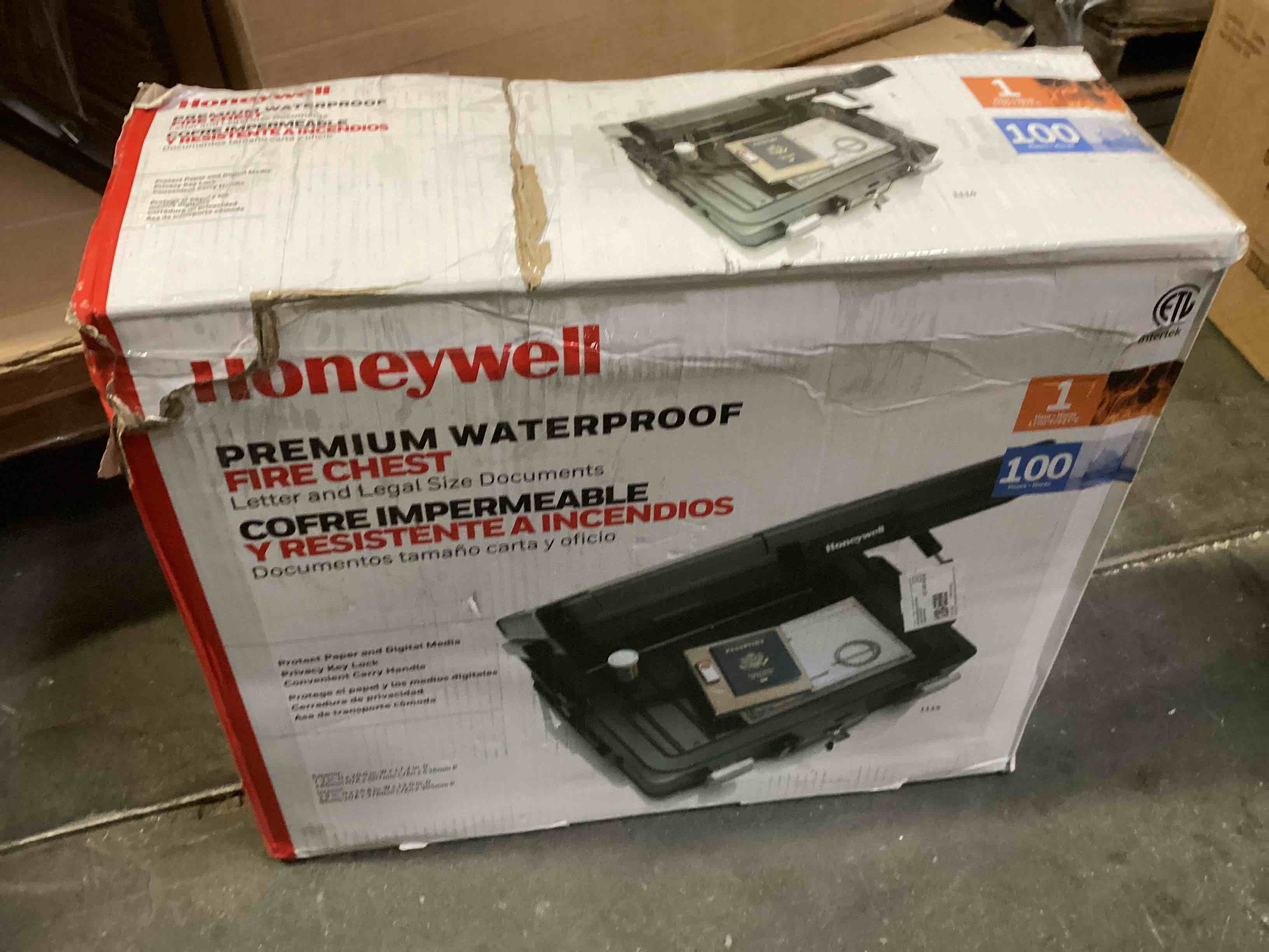 https://s3.amazonaws.com/lotting-images-prod/bidfta/RED5086513_1703170569259.jpeg