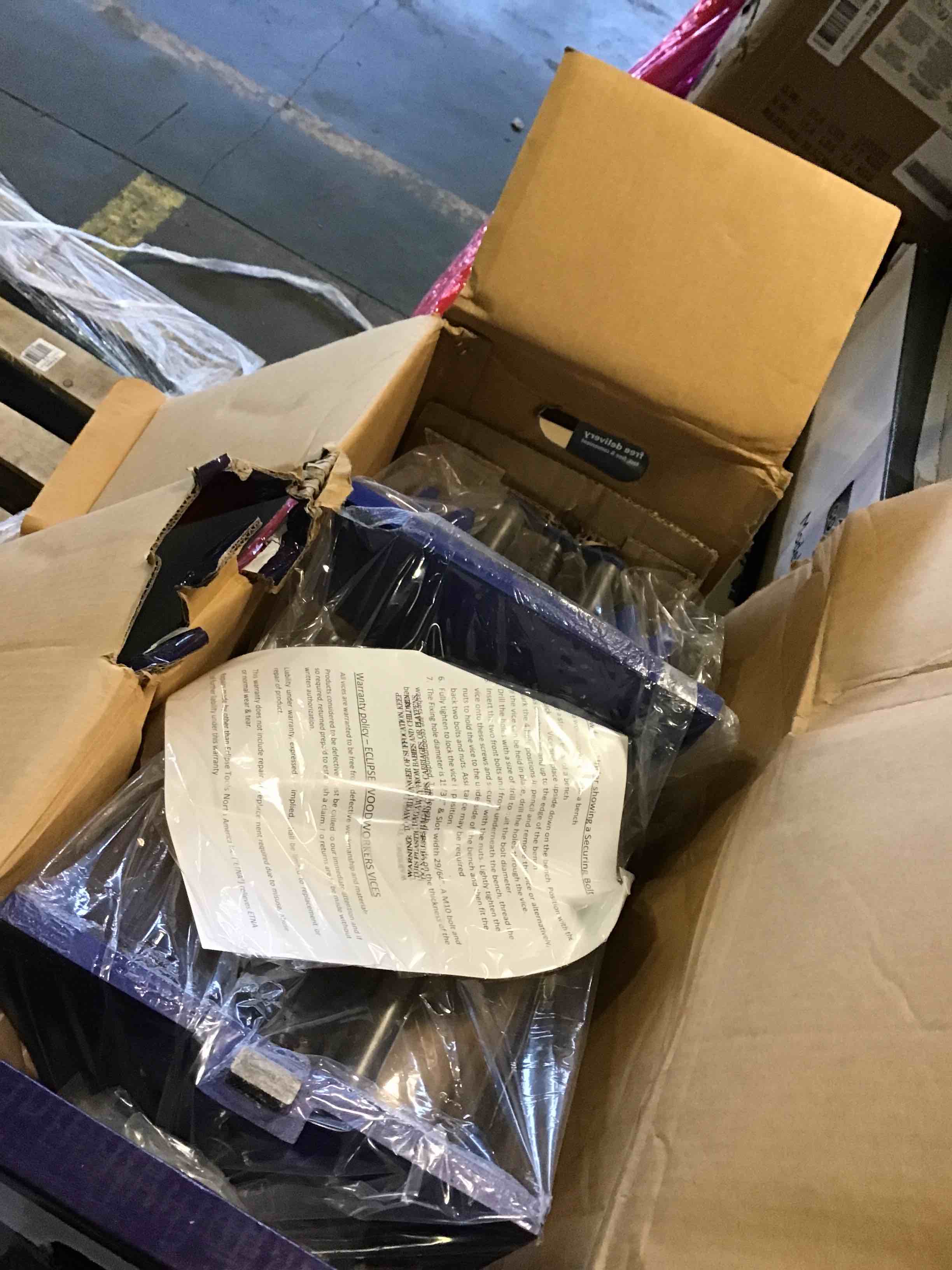 https://s3.amazonaws.com/lotting-images-prod/bidfta/RED5087788_1703080119257.jpeg