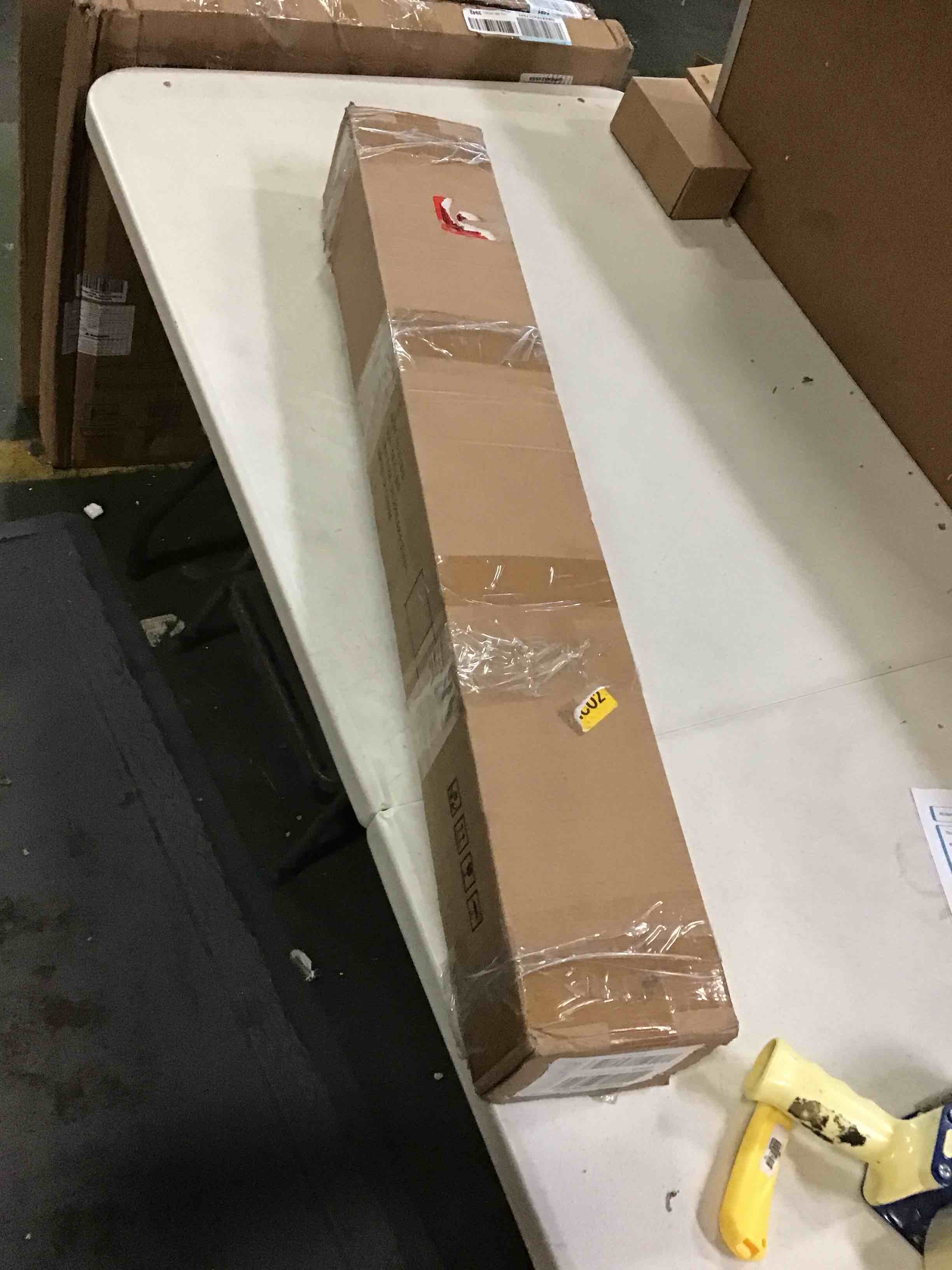 https://s3.amazonaws.com/lotting-images-prod/bidfta/RED5088554_1702400994849.jpeg