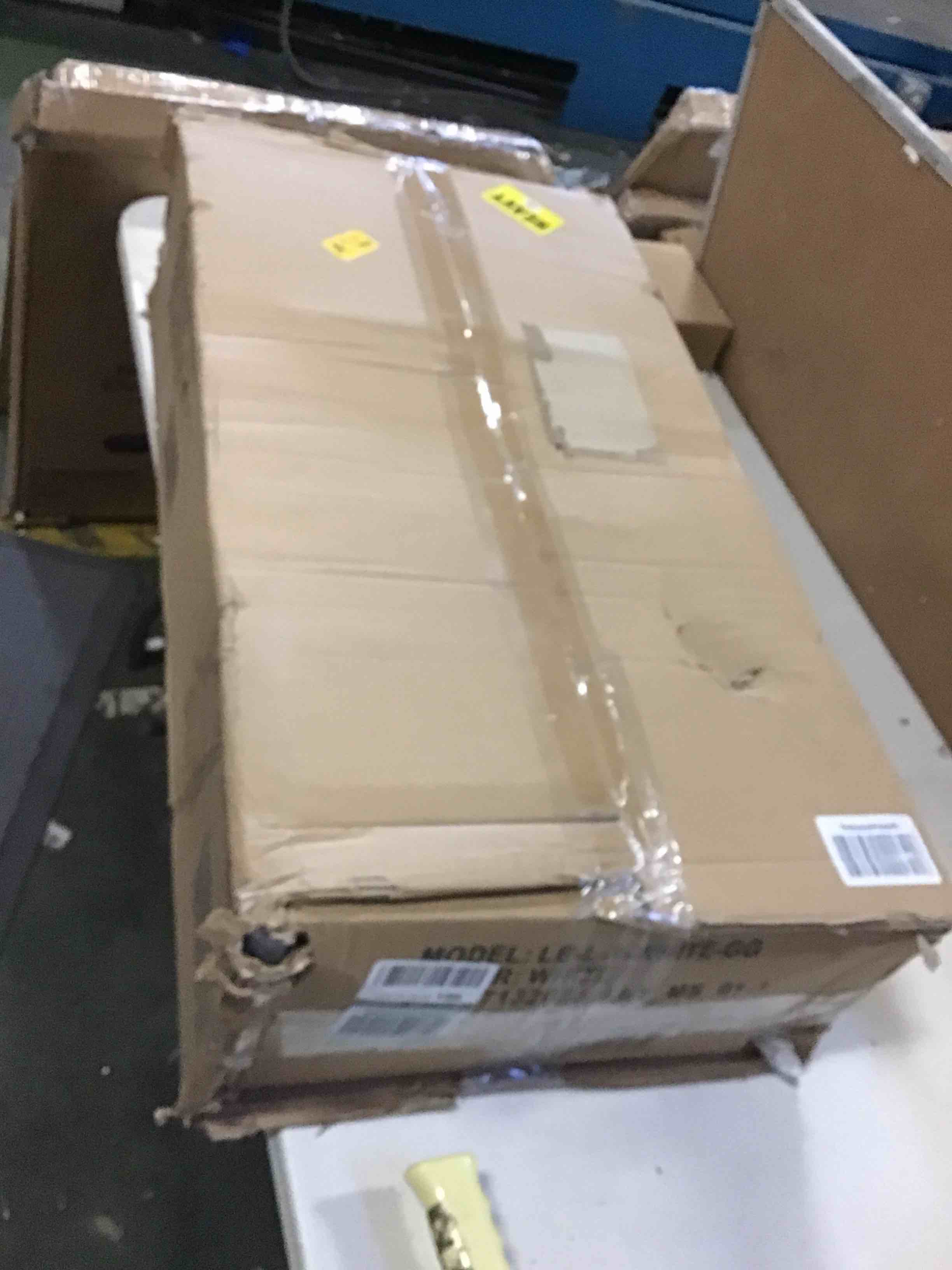 https://s3.amazonaws.com/lotting-images-prod/bidfta/RED5088623_1702410806912.jpeg