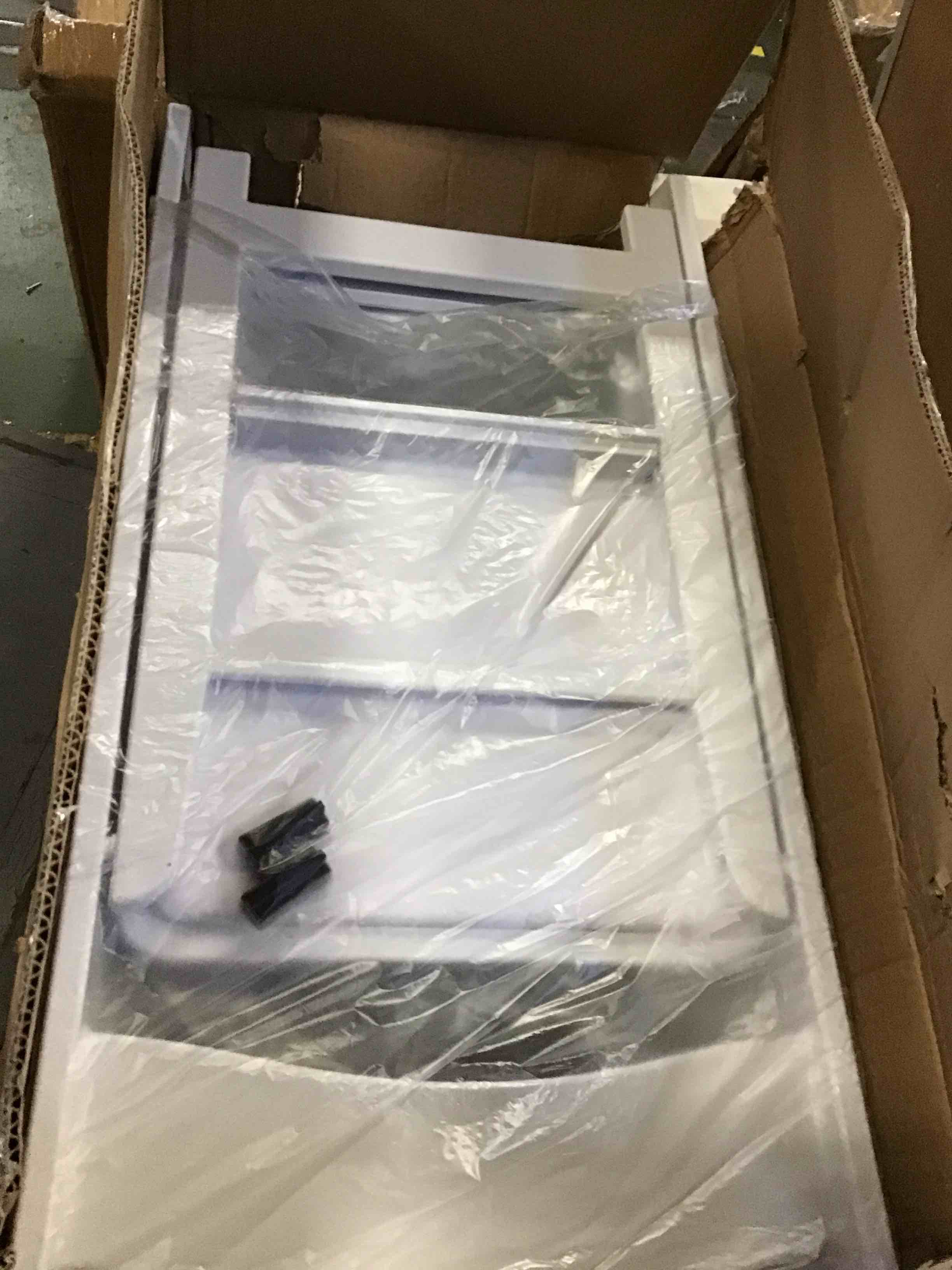 https://s3.amazonaws.com/lotting-images-prod/bidfta/RED5088623_1702410827613.jpeg