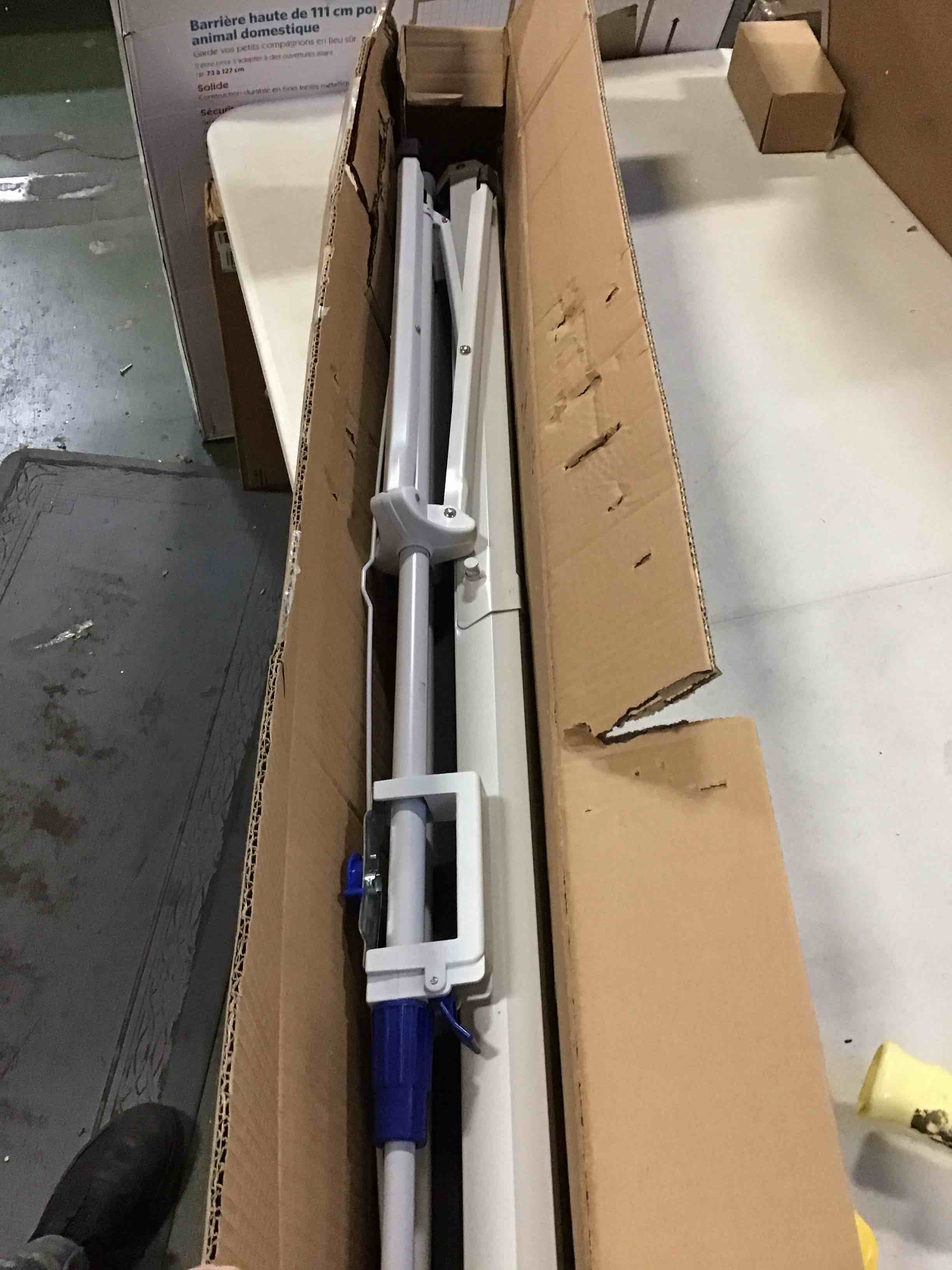 https://s3.amazonaws.com/lotting-images-prod/bidfta/RED5088650_1702414925906.jpeg