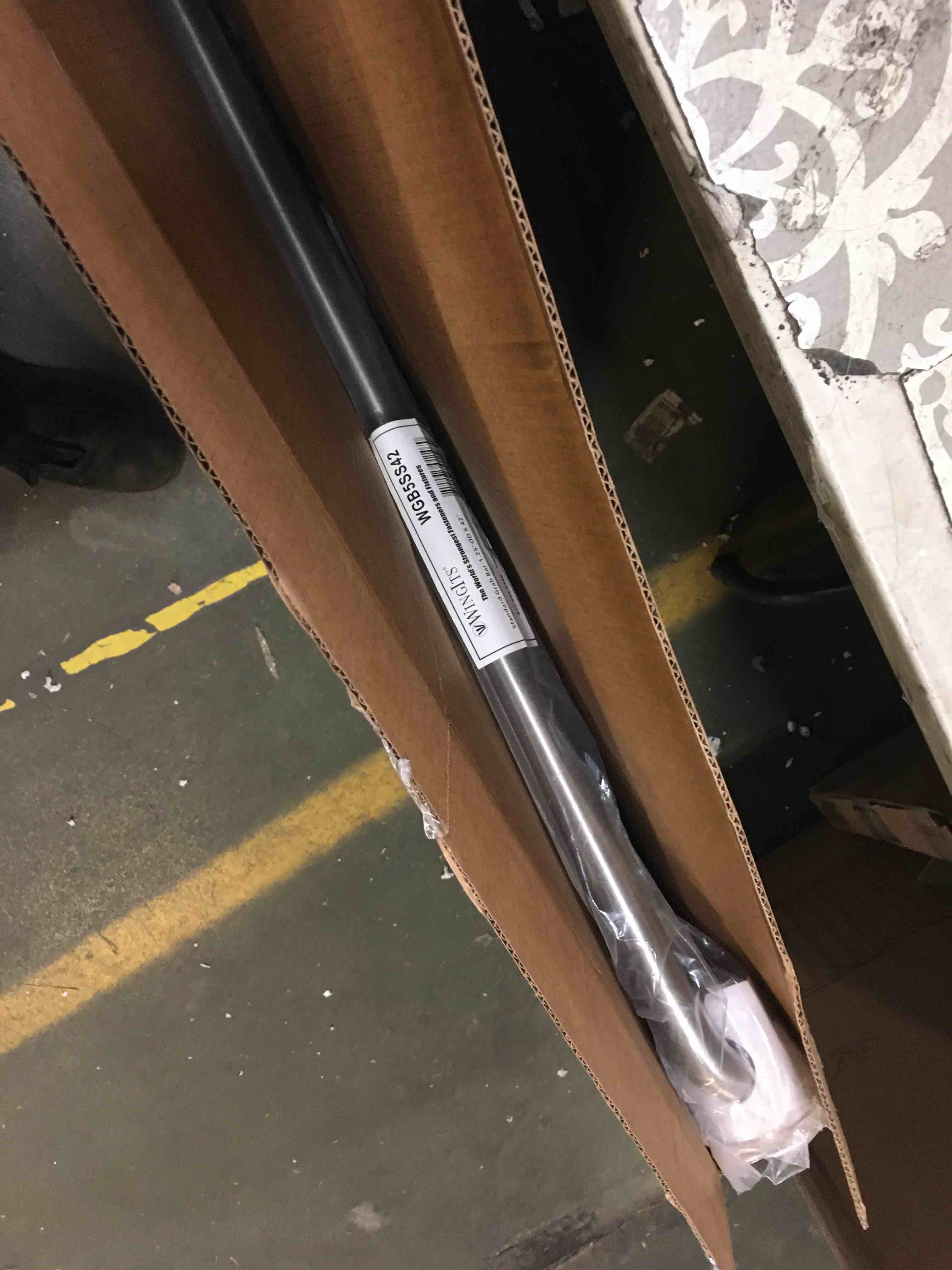 https://s3.amazonaws.com/lotting-images-prod/bidfta/RED5088758_1702484132418.jpeg