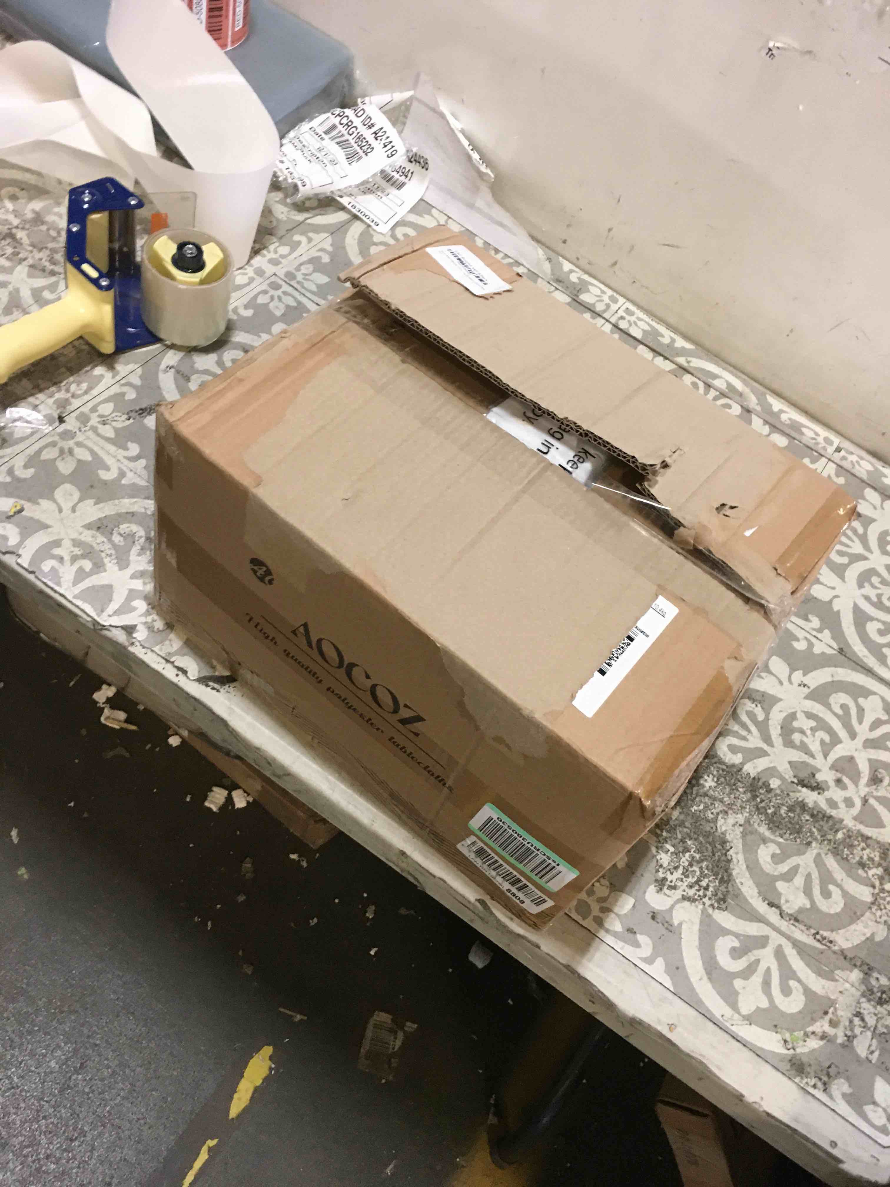 https://s3.amazonaws.com/lotting-images-prod/bidfta/RED5088831_1702493927049.jpeg