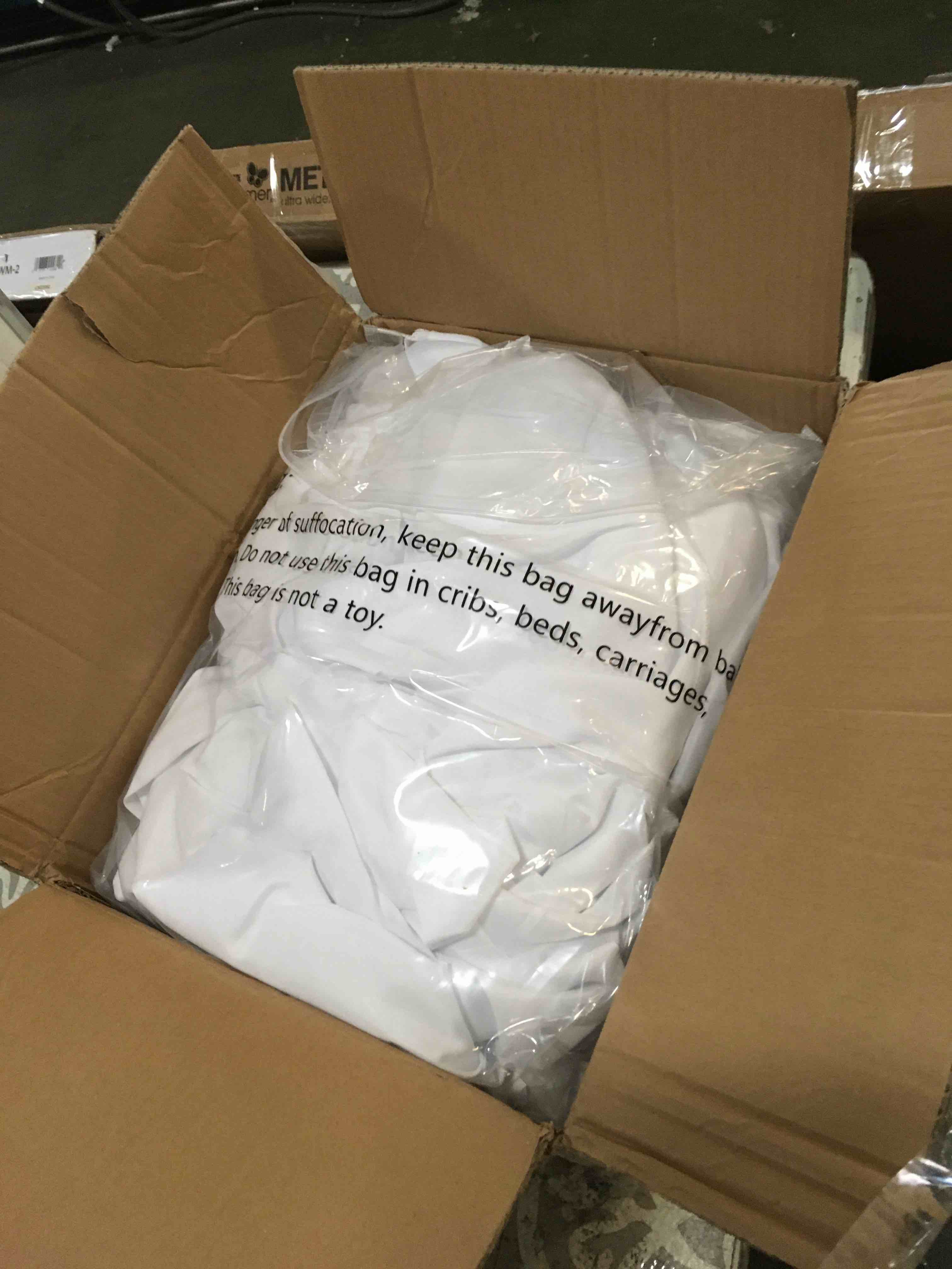 https://s3.amazonaws.com/lotting-images-prod/bidfta/RED5088831_1702493944856.jpeg