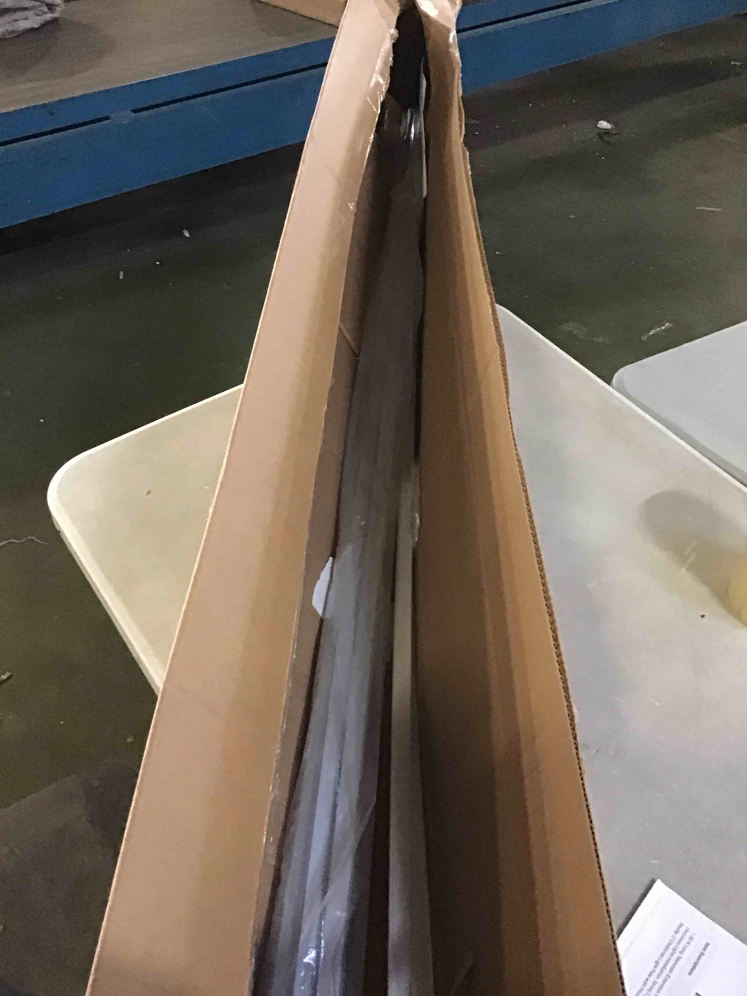 https://s3.amazonaws.com/lotting-images-prod/bidfta/RED5089939_1703078736513.jpeg