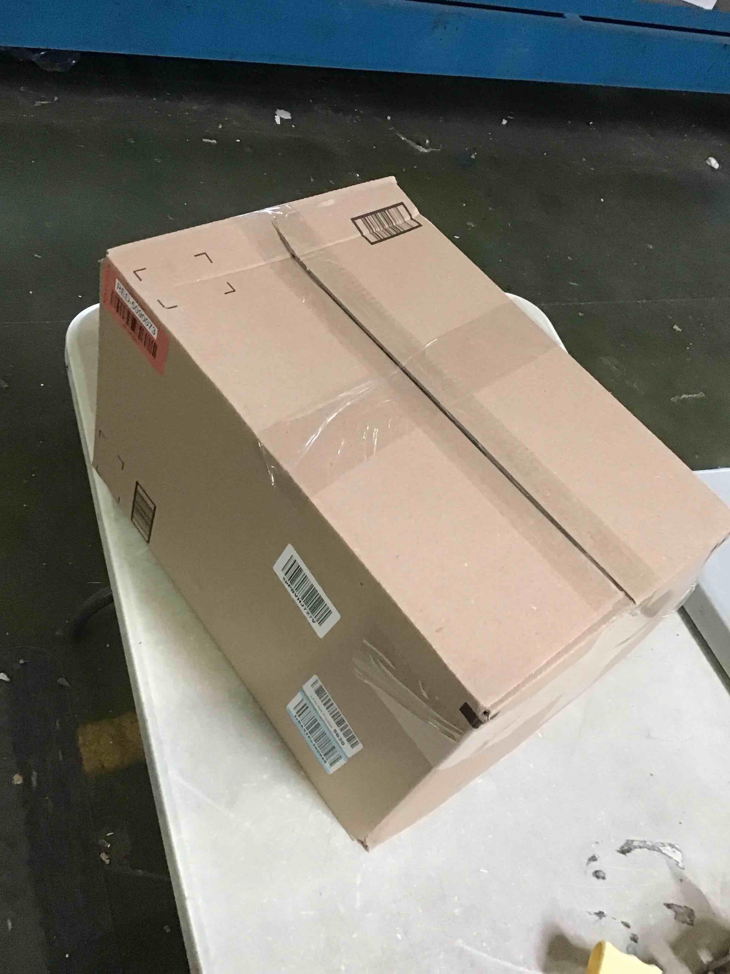 https://s3.amazonaws.com/lotting-images-prod/bidfta/RED5090073_1703096924047.jpeg
