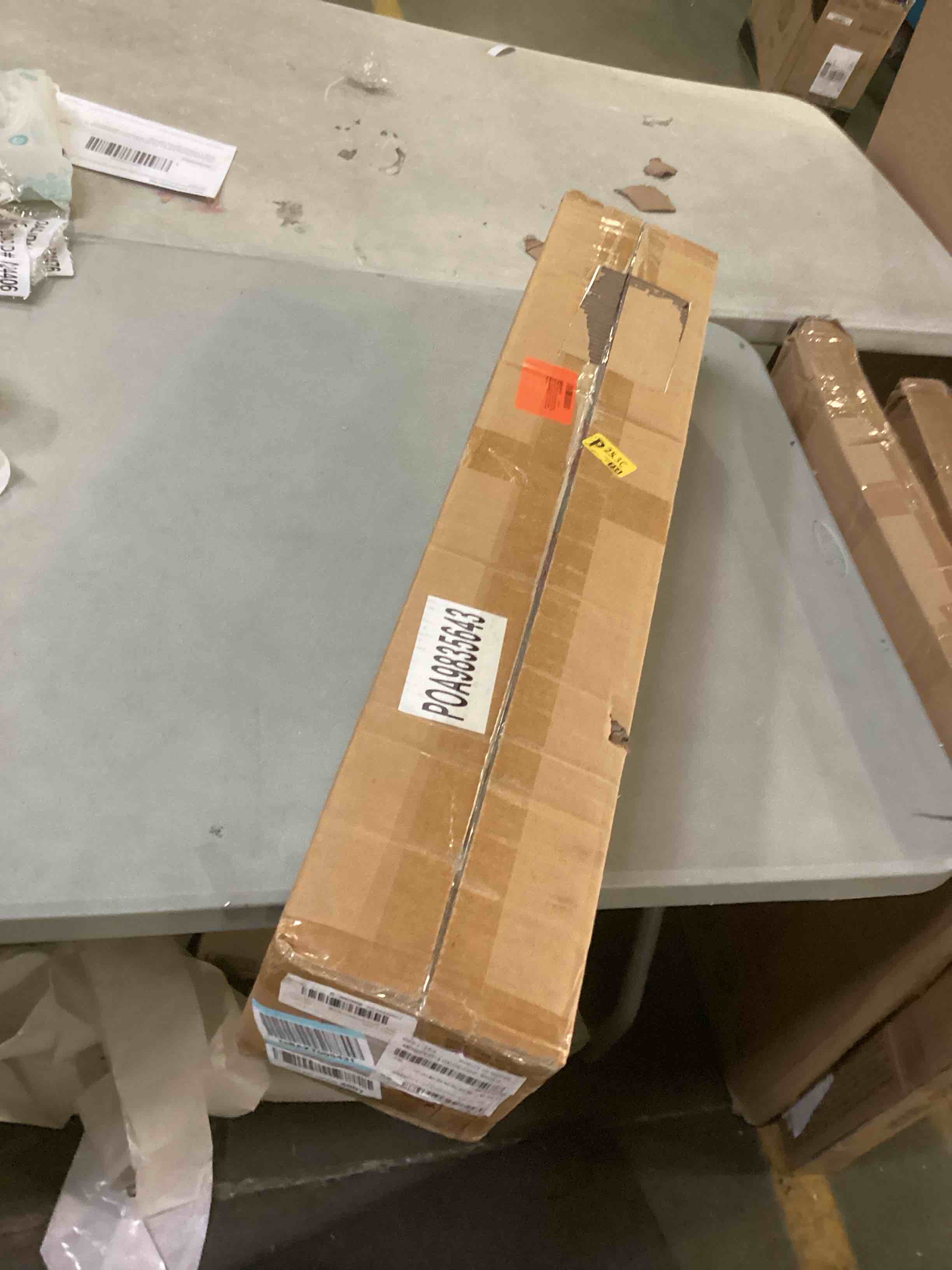https://s3.amazonaws.com/lotting-images-prod/bidfta/RED5090422_1703190893490.jpeg