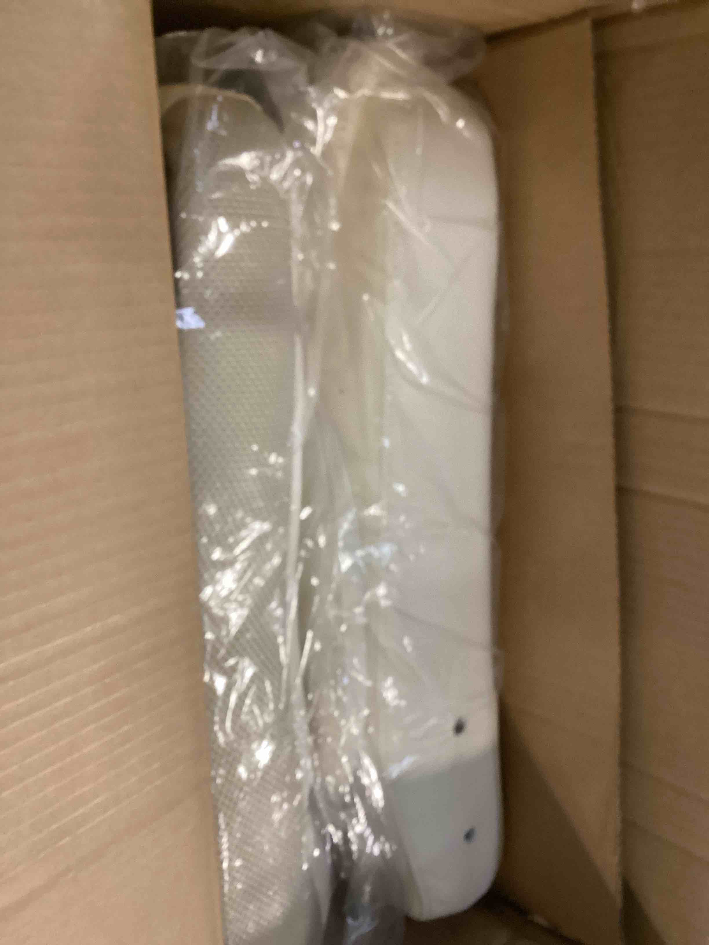 https://s3.amazonaws.com/lotting-images-prod/bidfta/RED5090660_1703278903885.jpeg