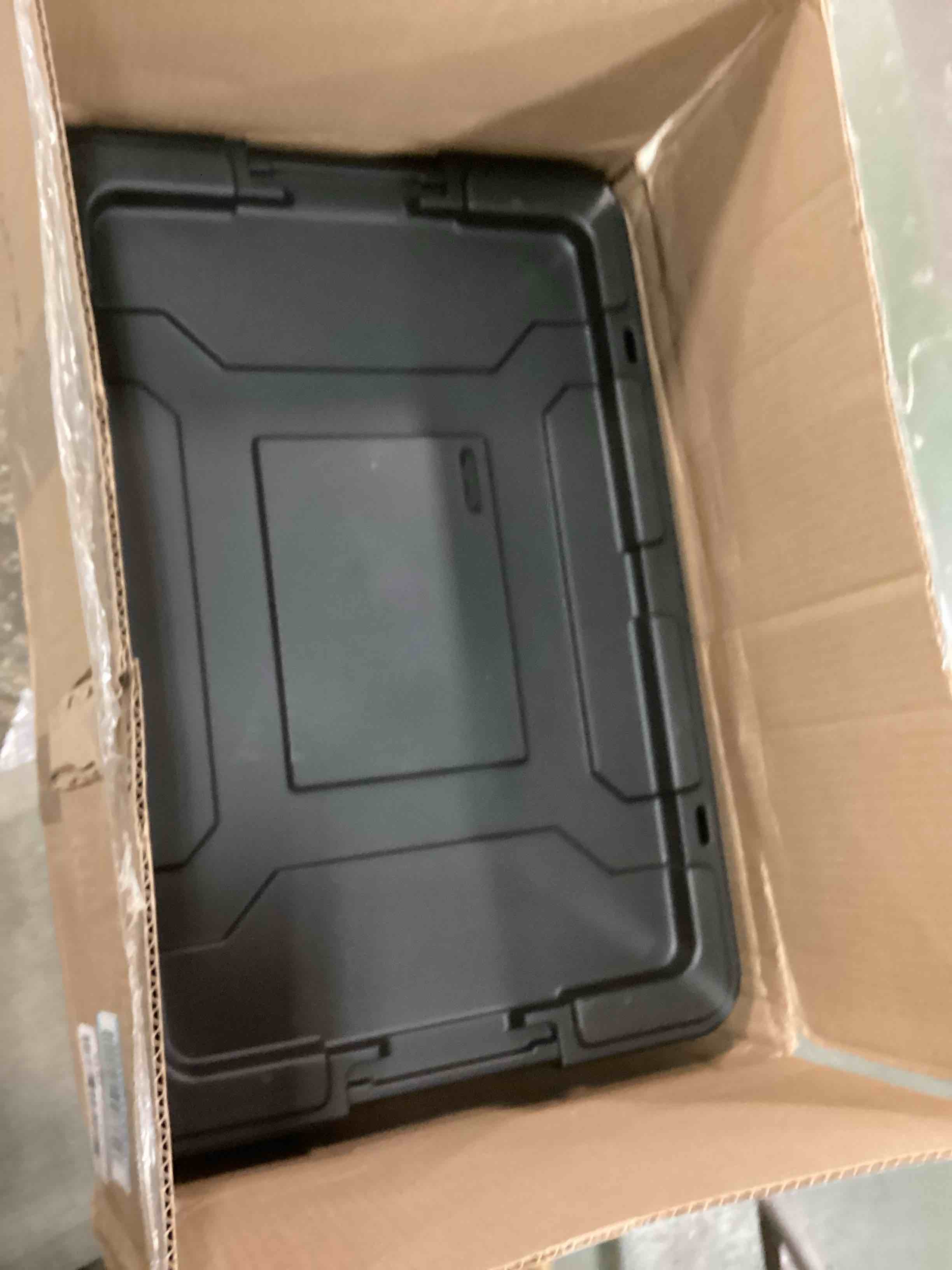 https://s3.amazonaws.com/lotting-images-prod/bidfta/RED5090690_1703338066245.jpeg