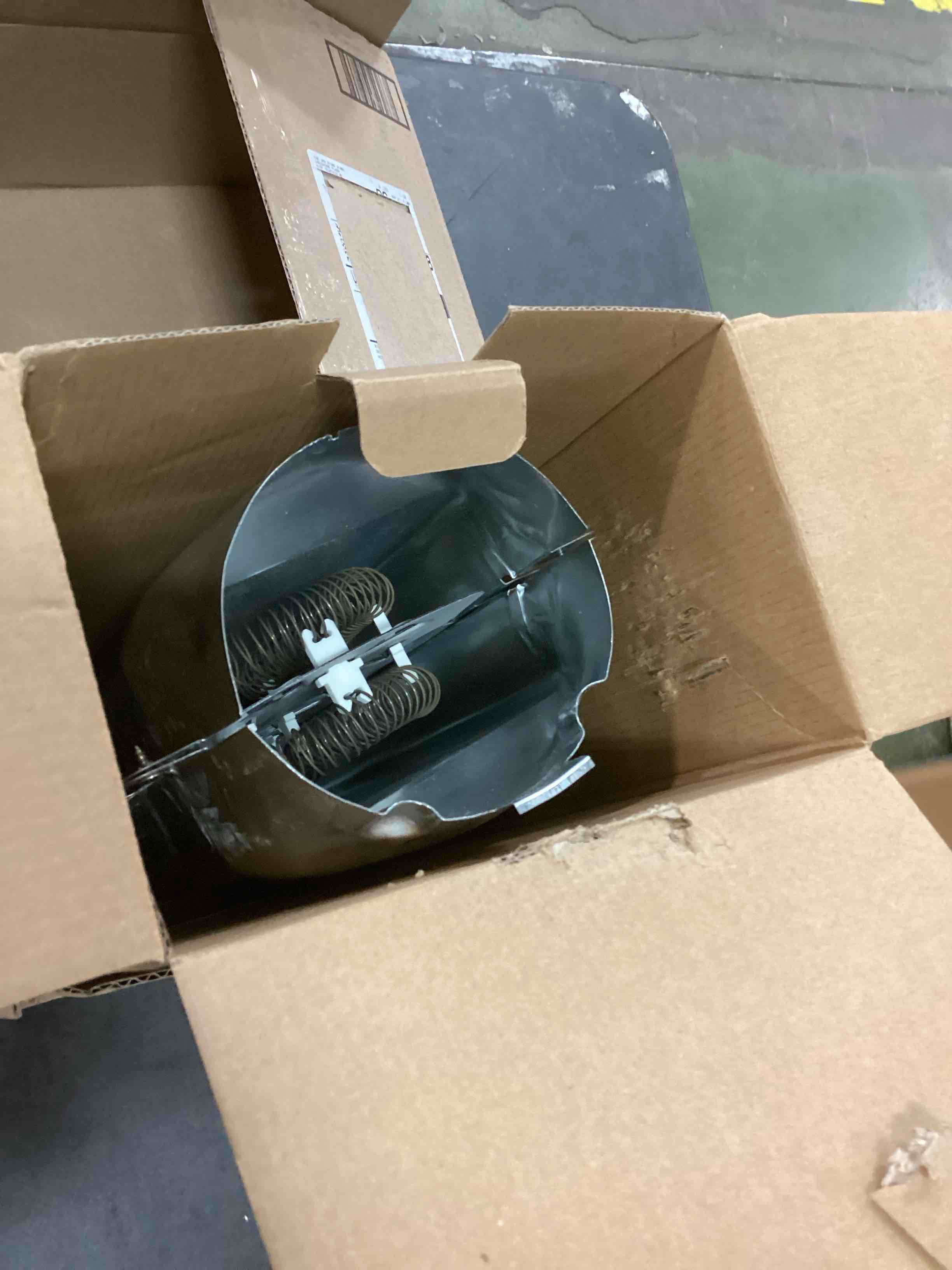 https://s3.amazonaws.com/lotting-images-prod/bidfta/RED5090741_1703345858913.jpeg