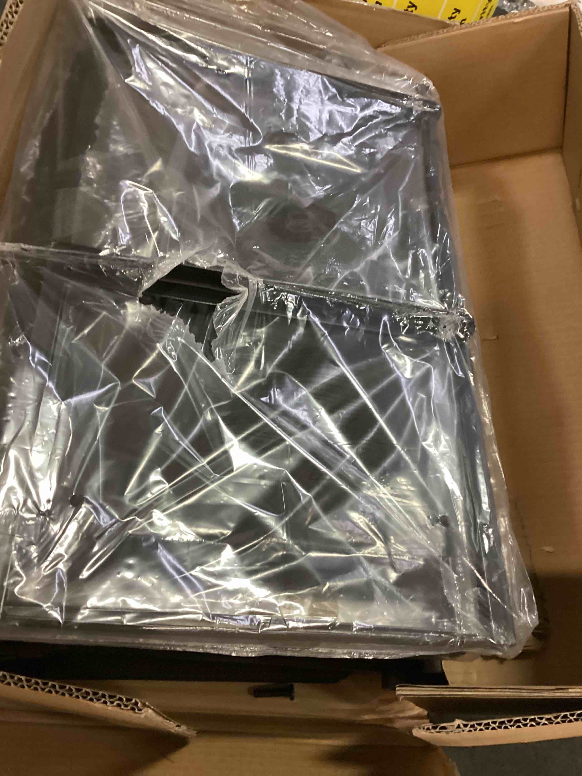 https://s3.amazonaws.com/lotting-images-prod/bidfta/RED5091079_1703795695403.jpeg