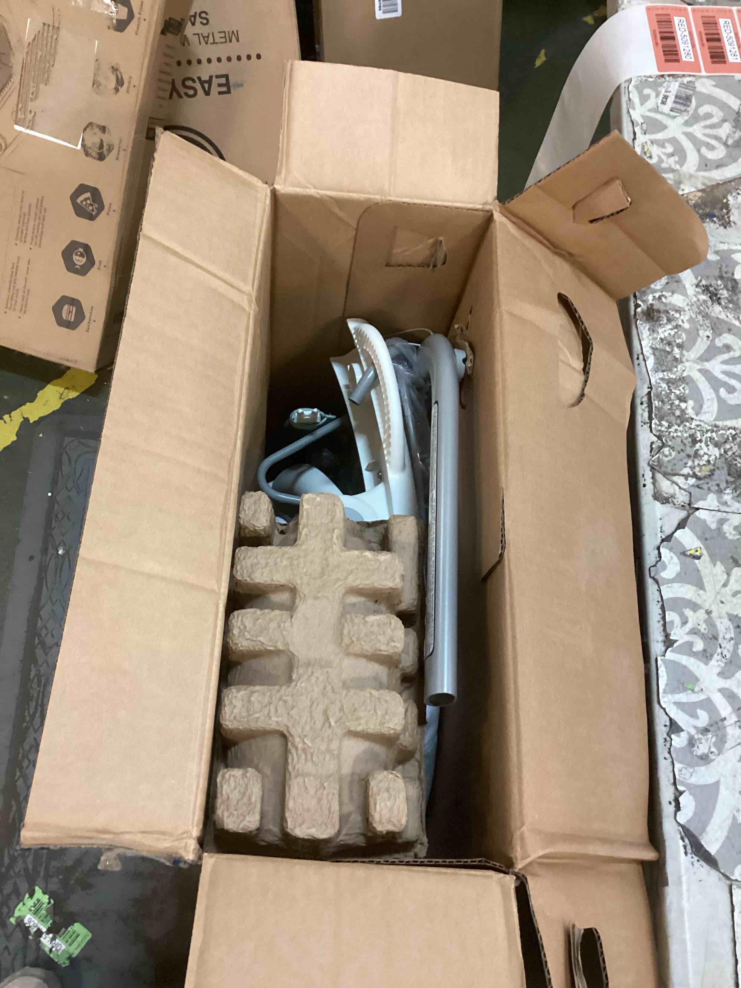 https://s3.amazonaws.com/lotting-images-prod/bidfta/RED5091280_1704287022141.jpeg