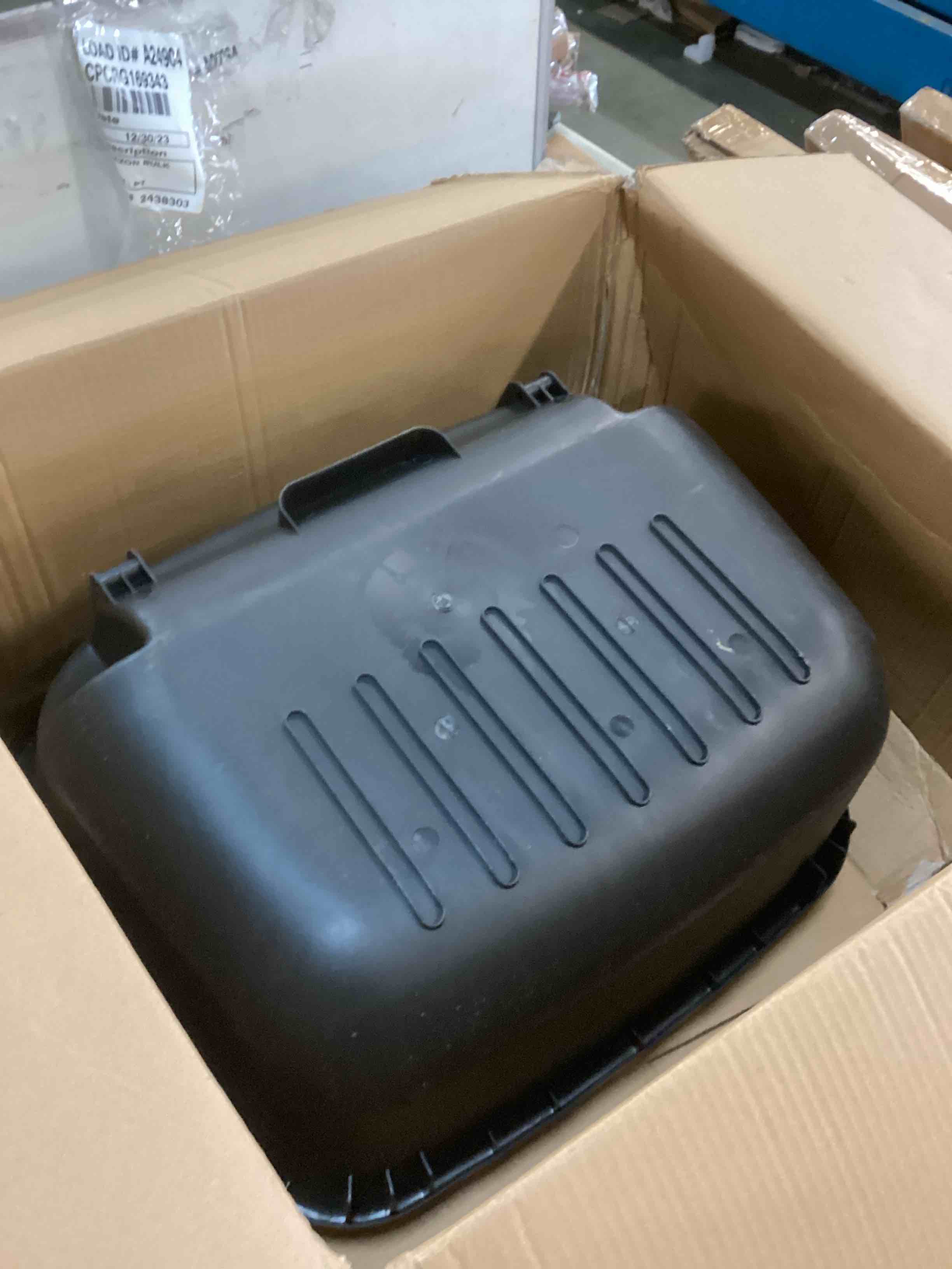 https://s3.amazonaws.com/lotting-images-prod/bidfta/RED5091346_1704297360131.jpeg