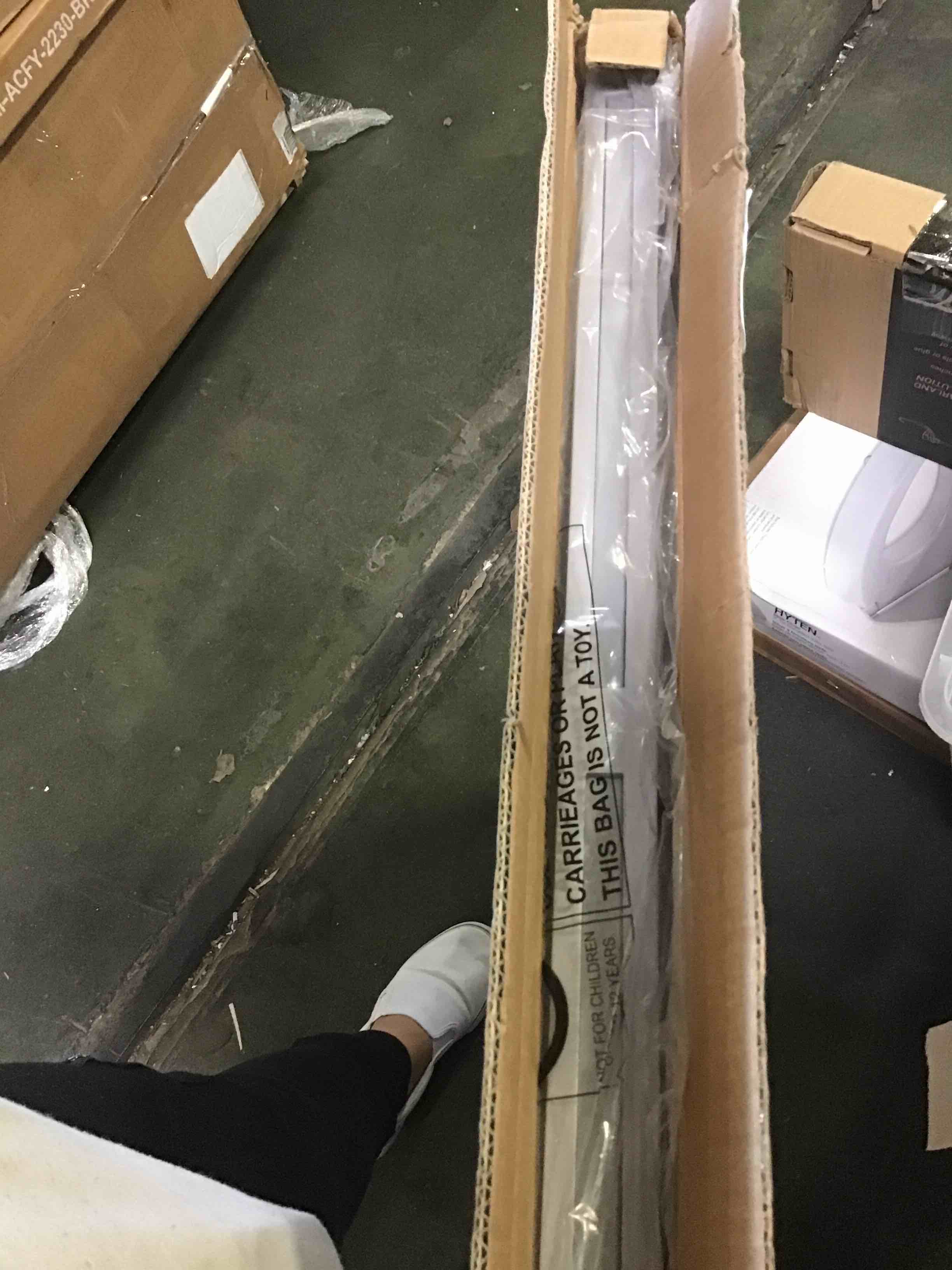 https://s3.amazonaws.com/lotting-images-prod/bidfta/RED5091445_1702323181819.jpeg
