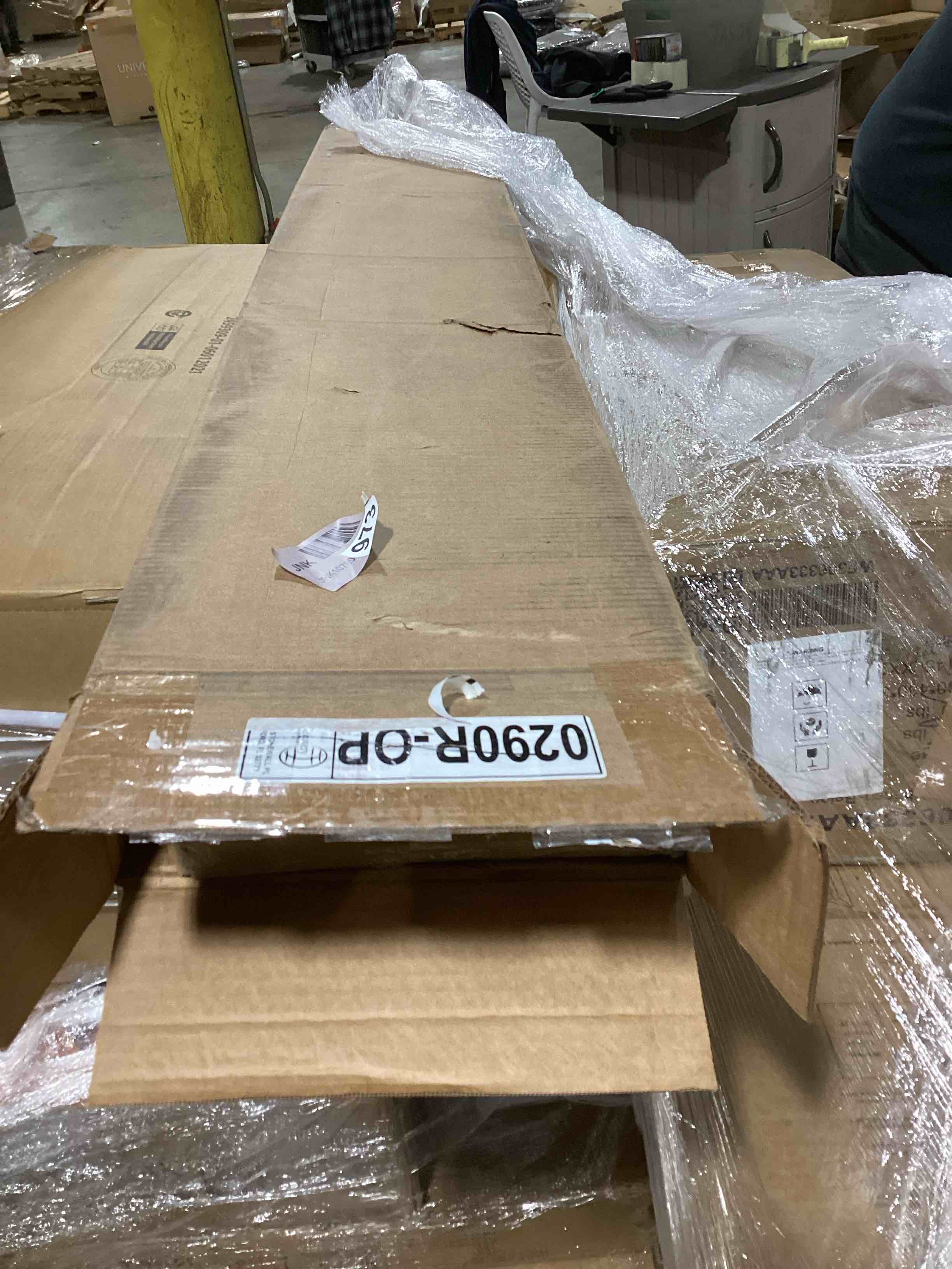https://s3.amazonaws.com/lotting-images-prod/bidfta/RED5095998_1706190877668.jpeg