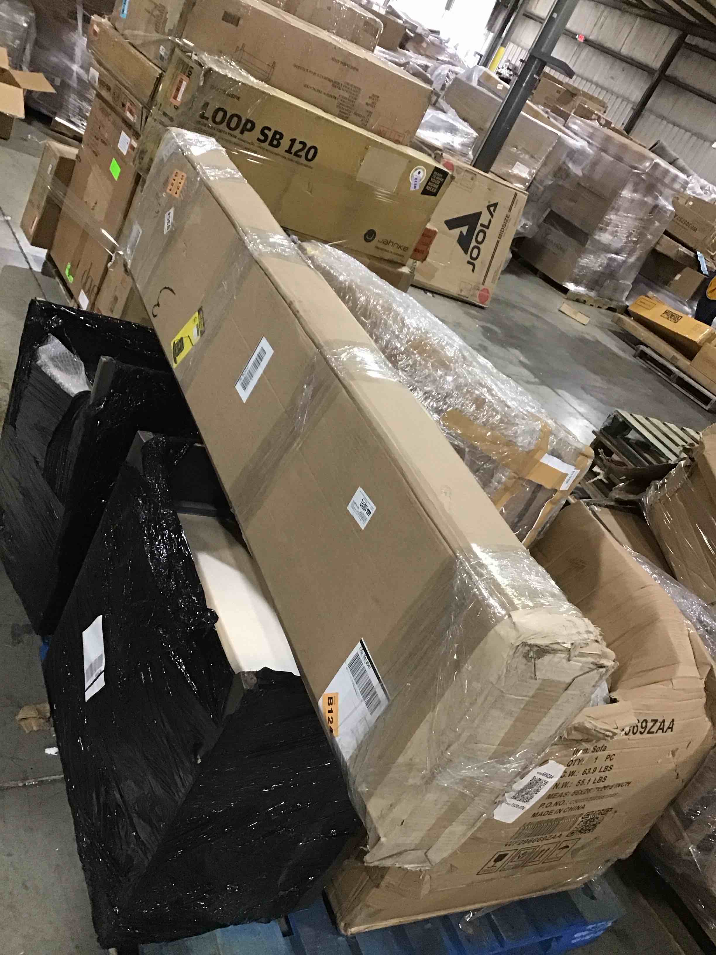 https://s3.amazonaws.com/lotting-images-prod/bidfta/RED5096756_1707497172478.jpeg