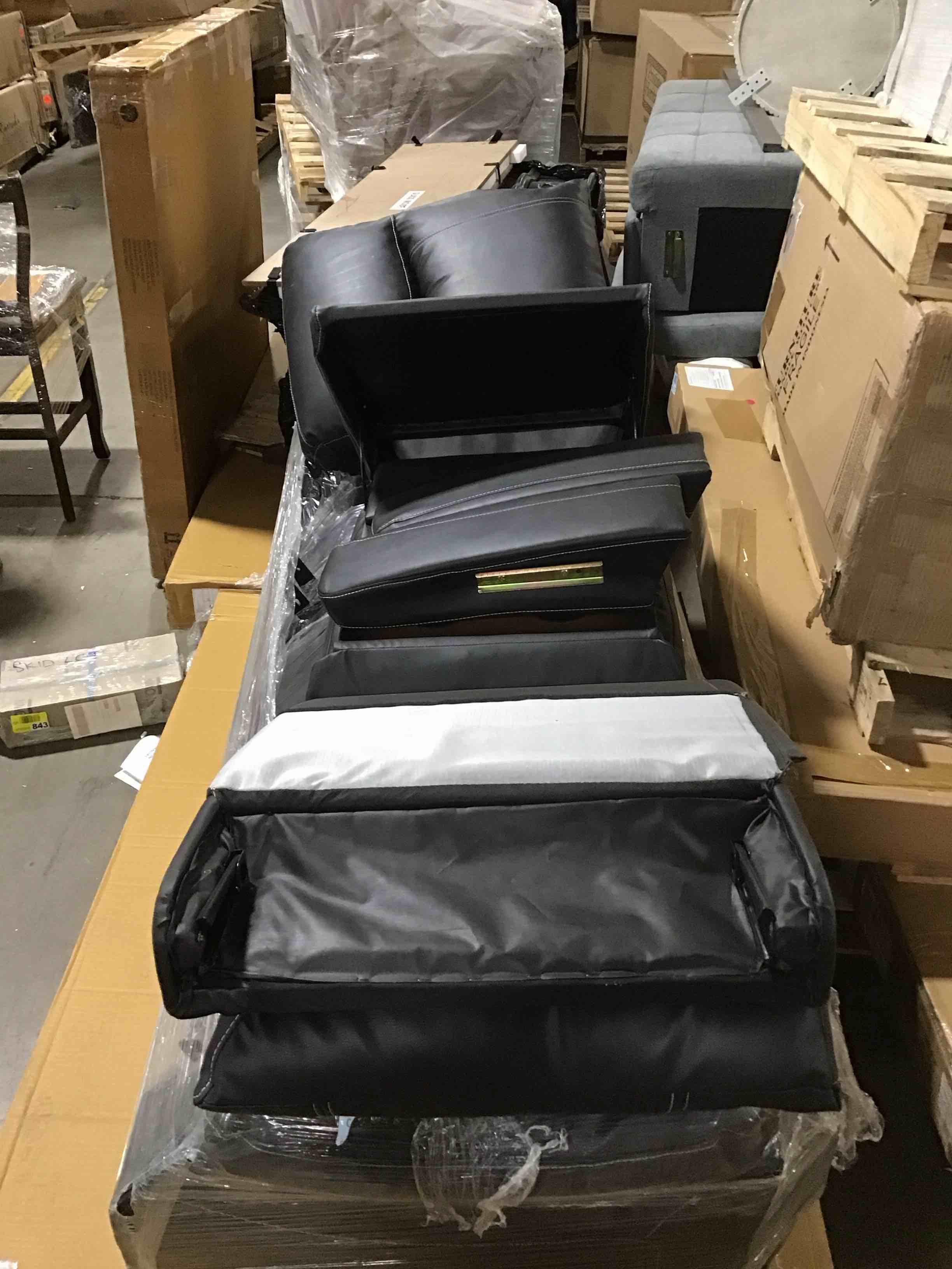 https://s3.amazonaws.com/lotting-images-prod/bidfta/RED5096884_1707846468368.jpeg