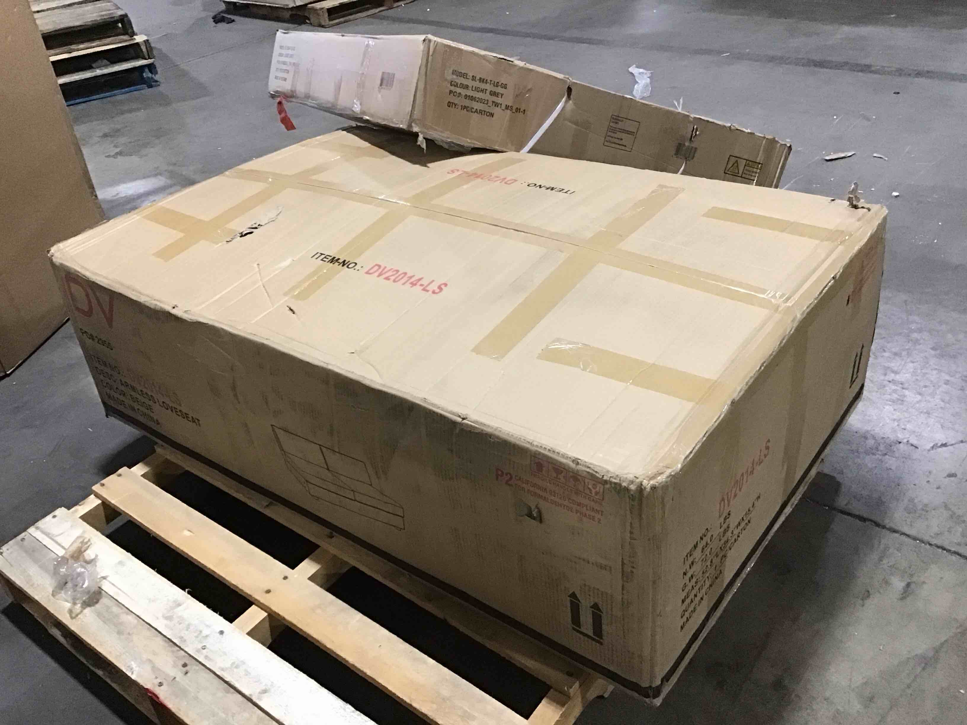 https://s3.amazonaws.com/lotting-images-prod/bidfta/RED5096961_1708008157657.jpeg