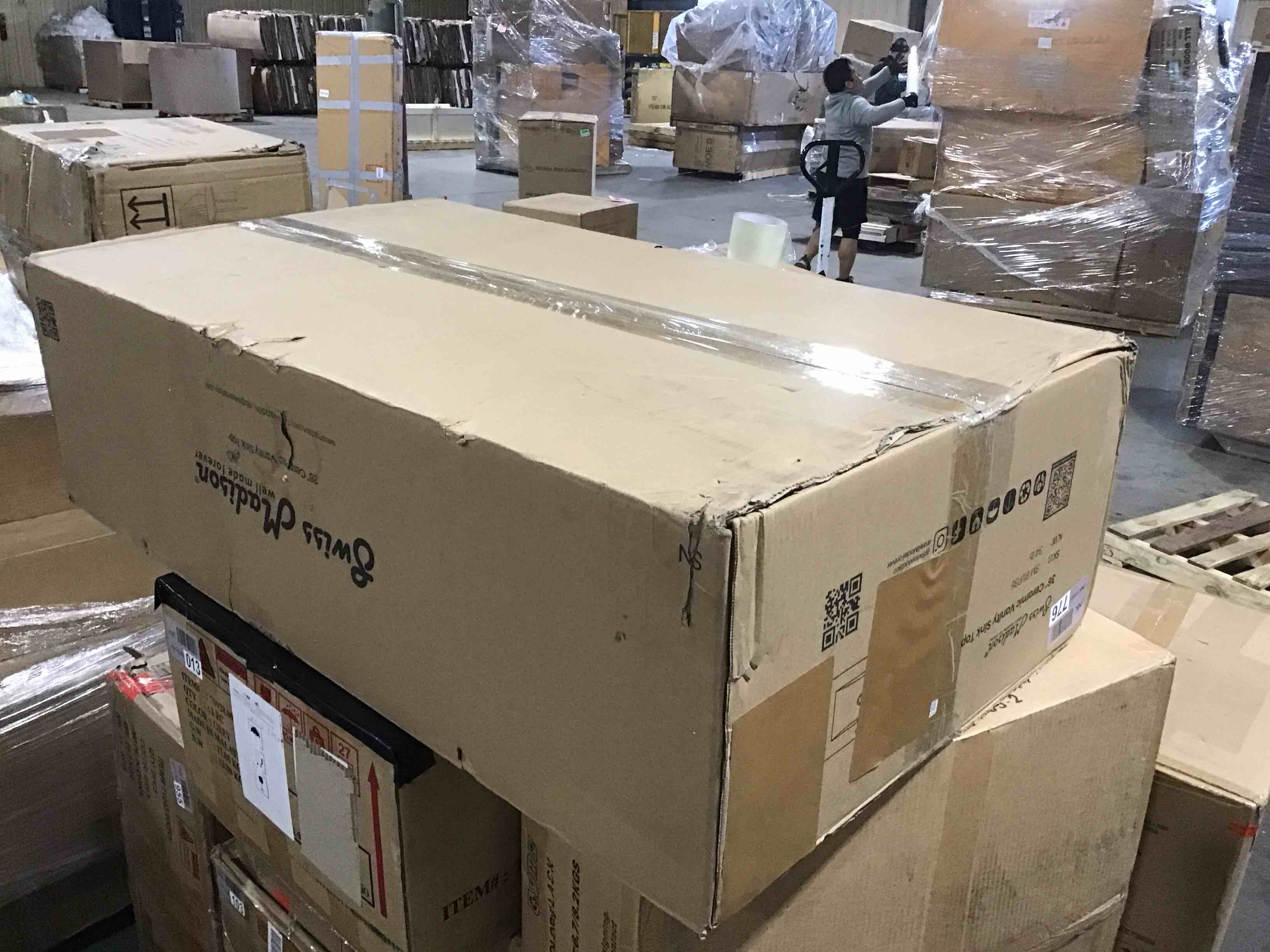 https://s3.amazonaws.com/lotting-images-prod/bidfta/RED5096962_1708008613416.jpeg