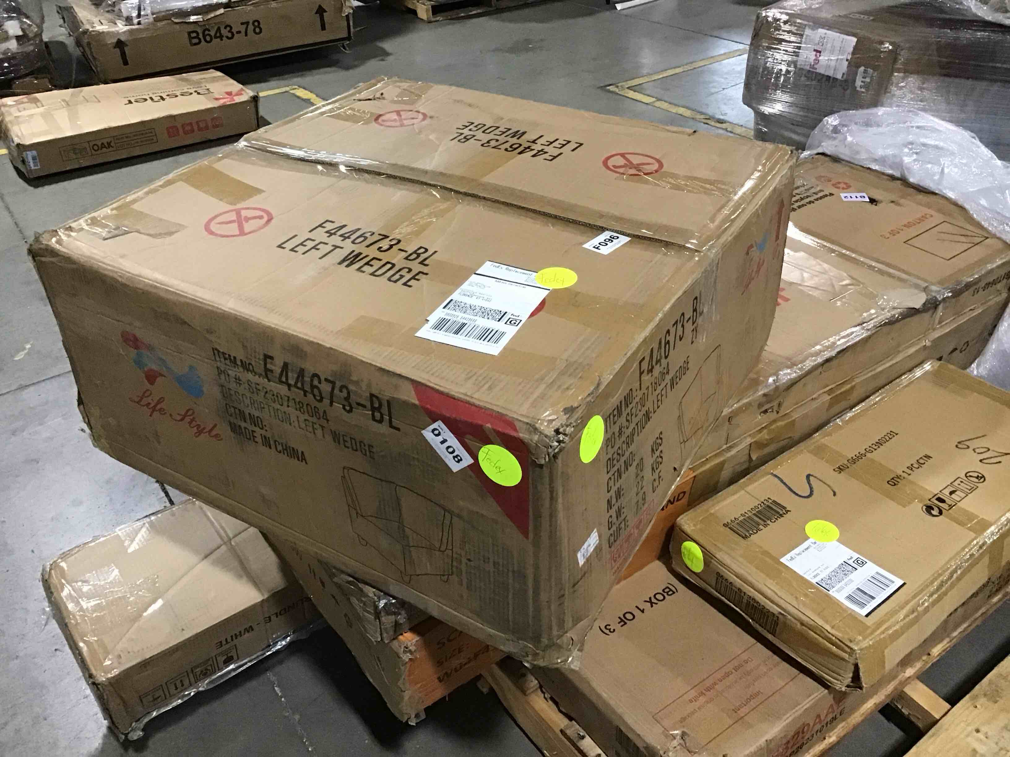 https://s3.amazonaws.com/lotting-images-prod/bidfta/RED5096997_1708026549947.jpeg