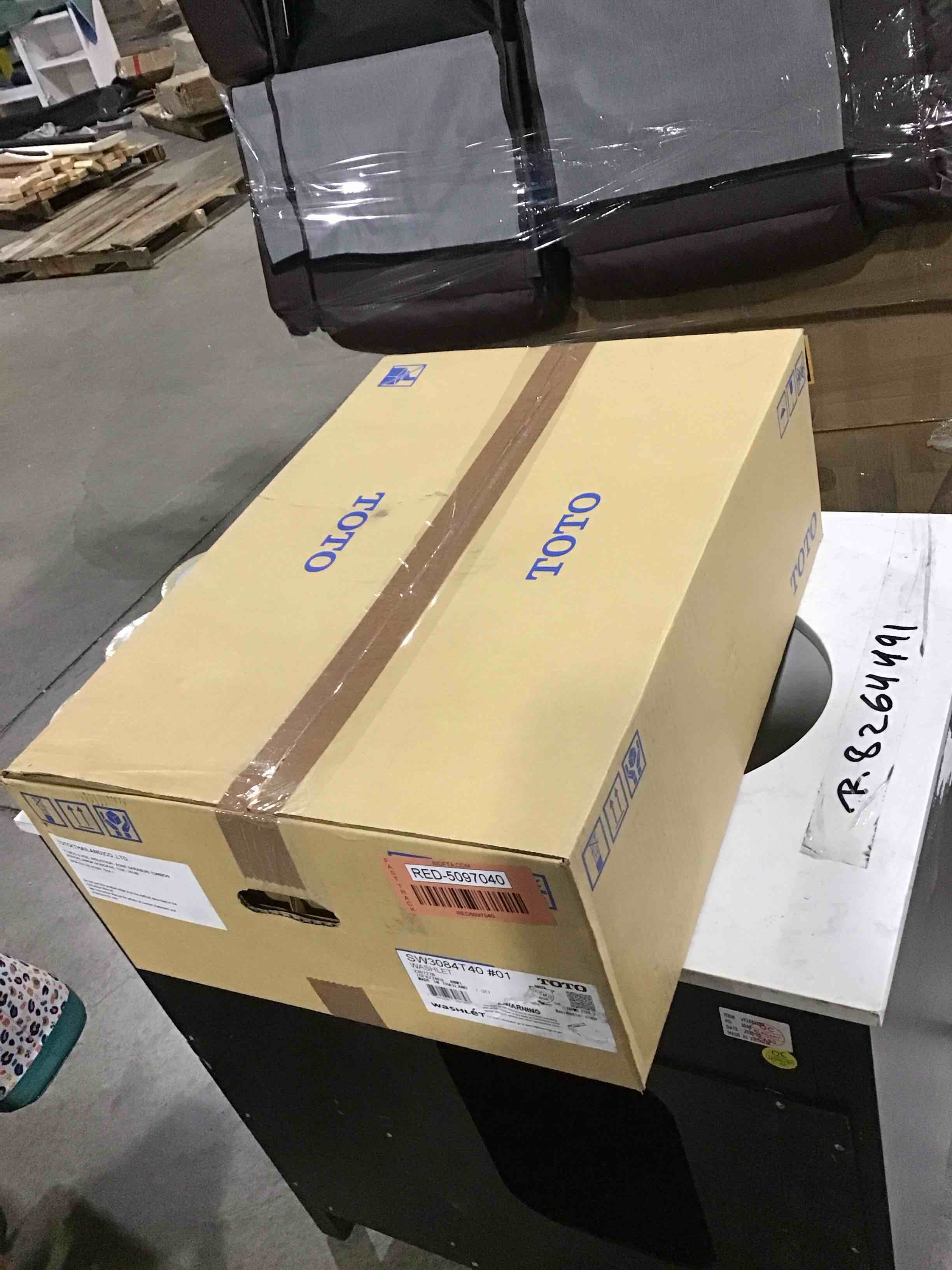 https://s3.amazonaws.com/lotting-images-prod/bidfta/RED5097040_1708108111290.jpeg