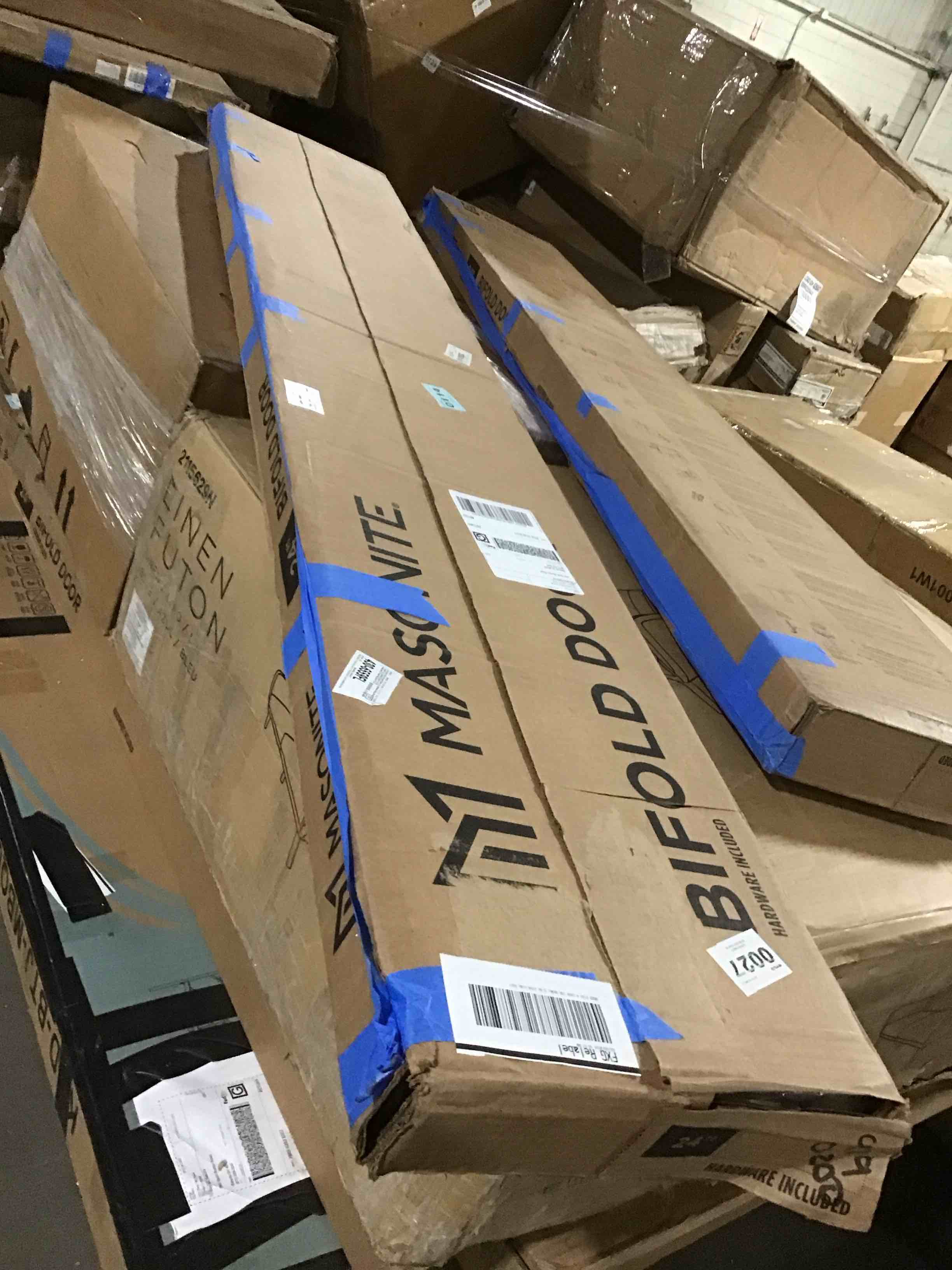 https://s3.amazonaws.com/lotting-images-prod/bidfta/RED5097161_1708359395557.jpeg