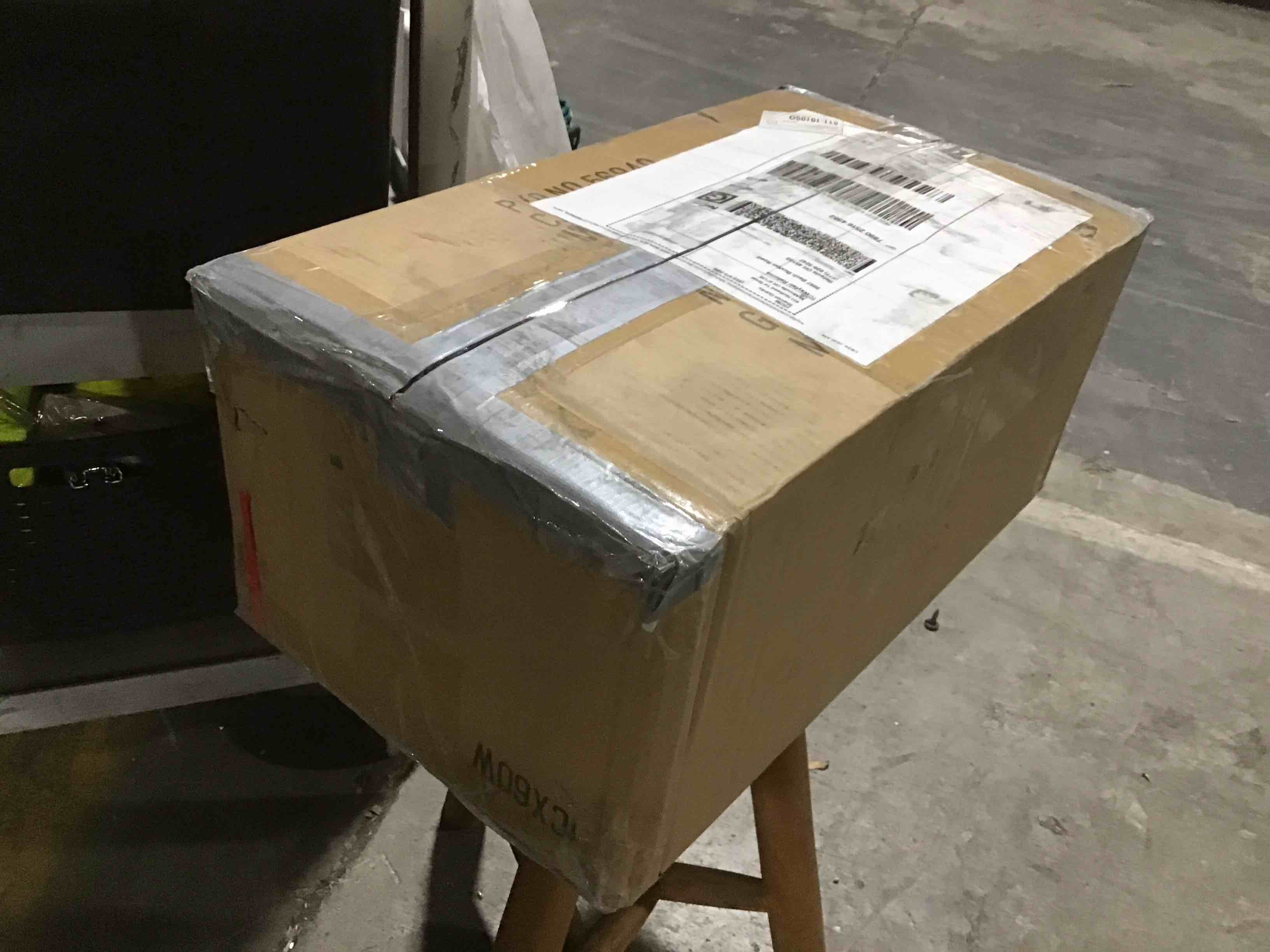 https://s3.amazonaws.com/lotting-images-prod/bidfta/RED5097173_1708364317064.jpeg